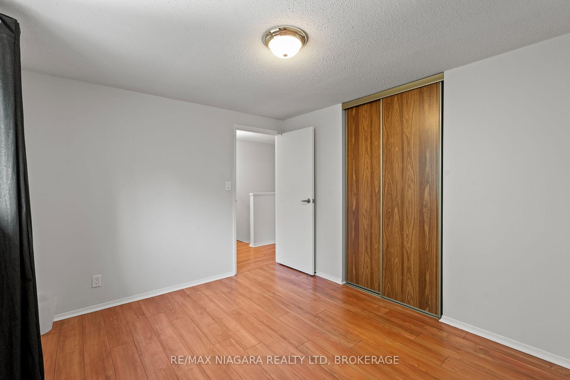 Photo 14 of 47 Birchpark Drive, Grimsby, Grimsby Beach — HOMEH