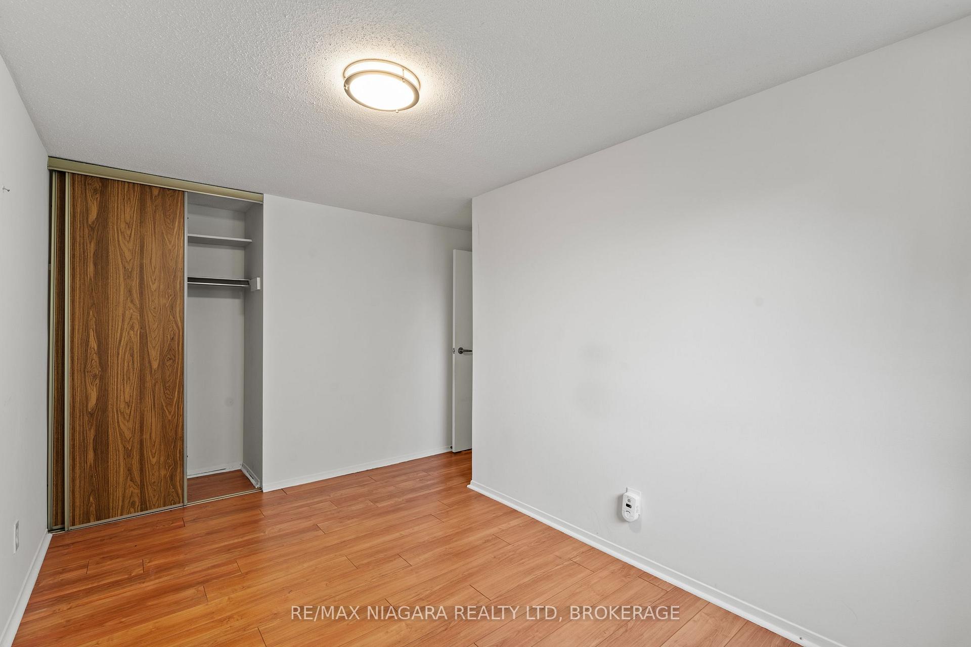 Photo 16 of 47 Birchpark Drive, Grimsby, Grimsby Beach — HOMEH