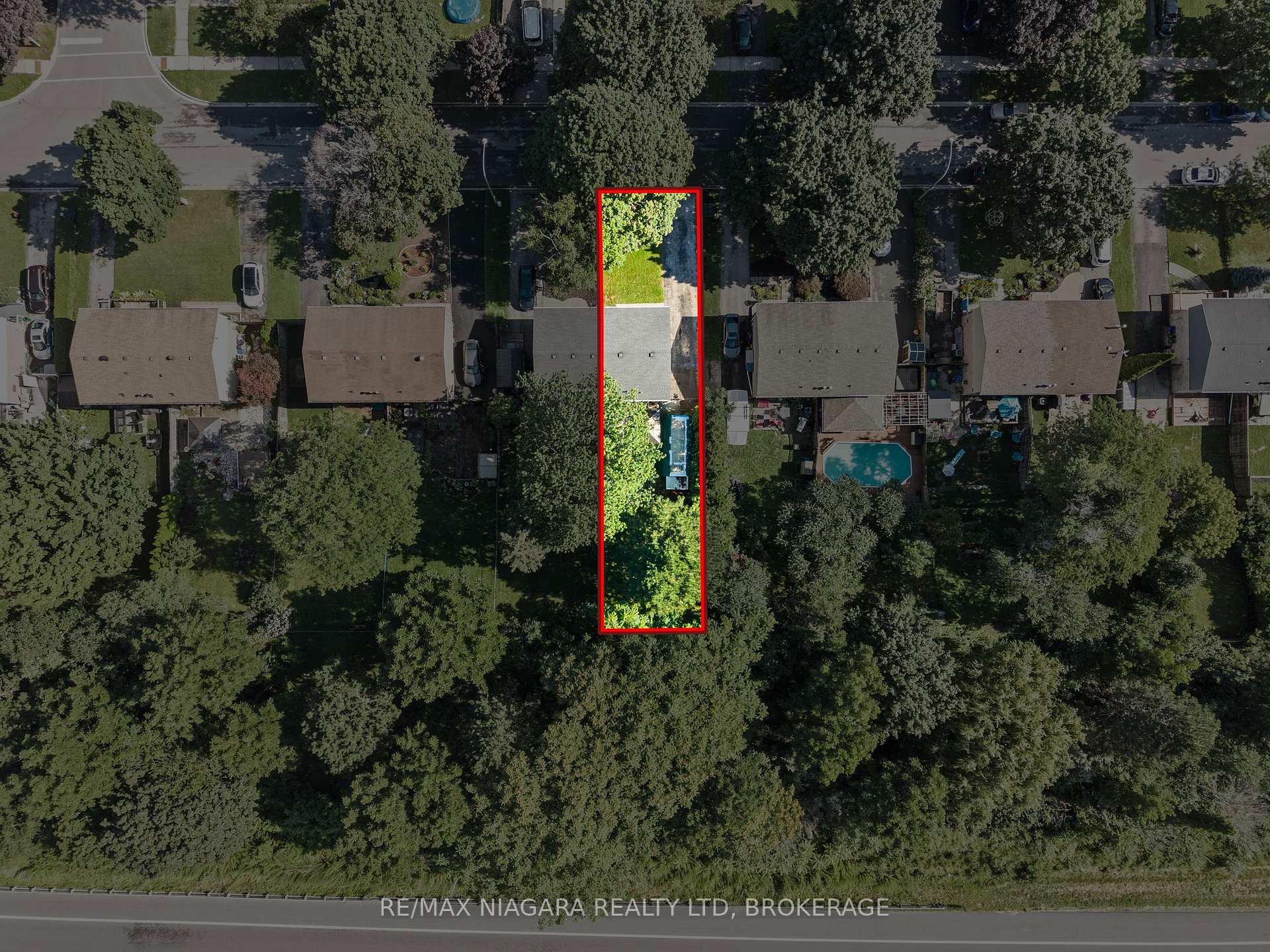 Photo 25 of 47 Birchpark Drive, Grimsby, Grimsby Beach — HOMEH