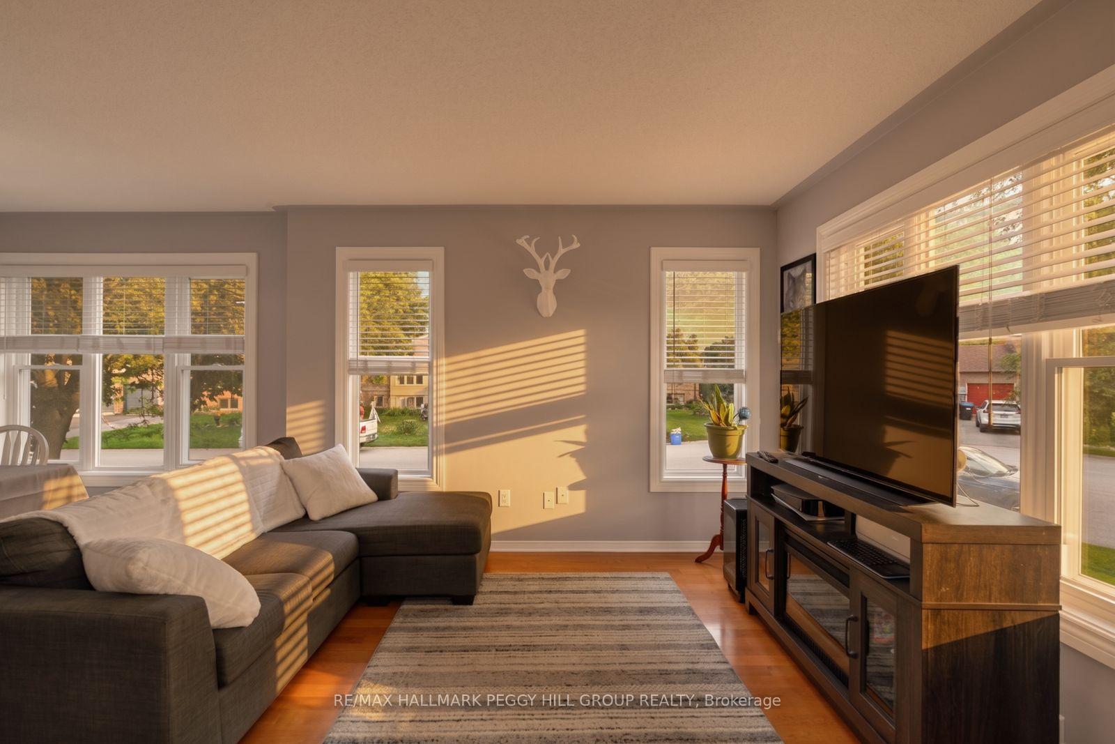 Photo 2 of 52 Harbour Crescent, Wasaga Beach — HOMEH