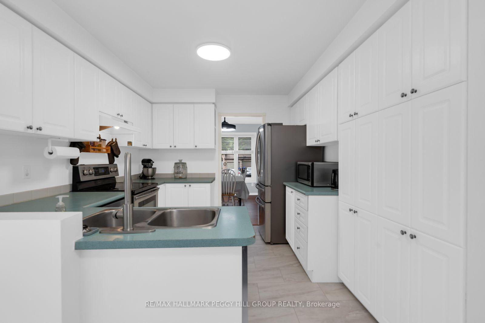 Photo 4 of 52 Harbour Crescent, Wasaga Beach — HOMEH