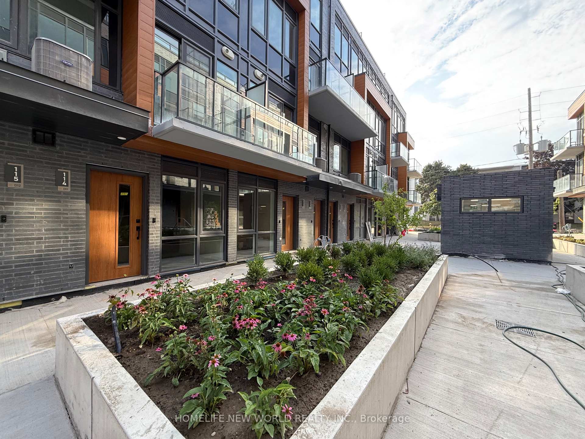 Photo 3 of Unit 110, 69 Curlew Drive, North York, Parkwoods-Donalda — HOMEH