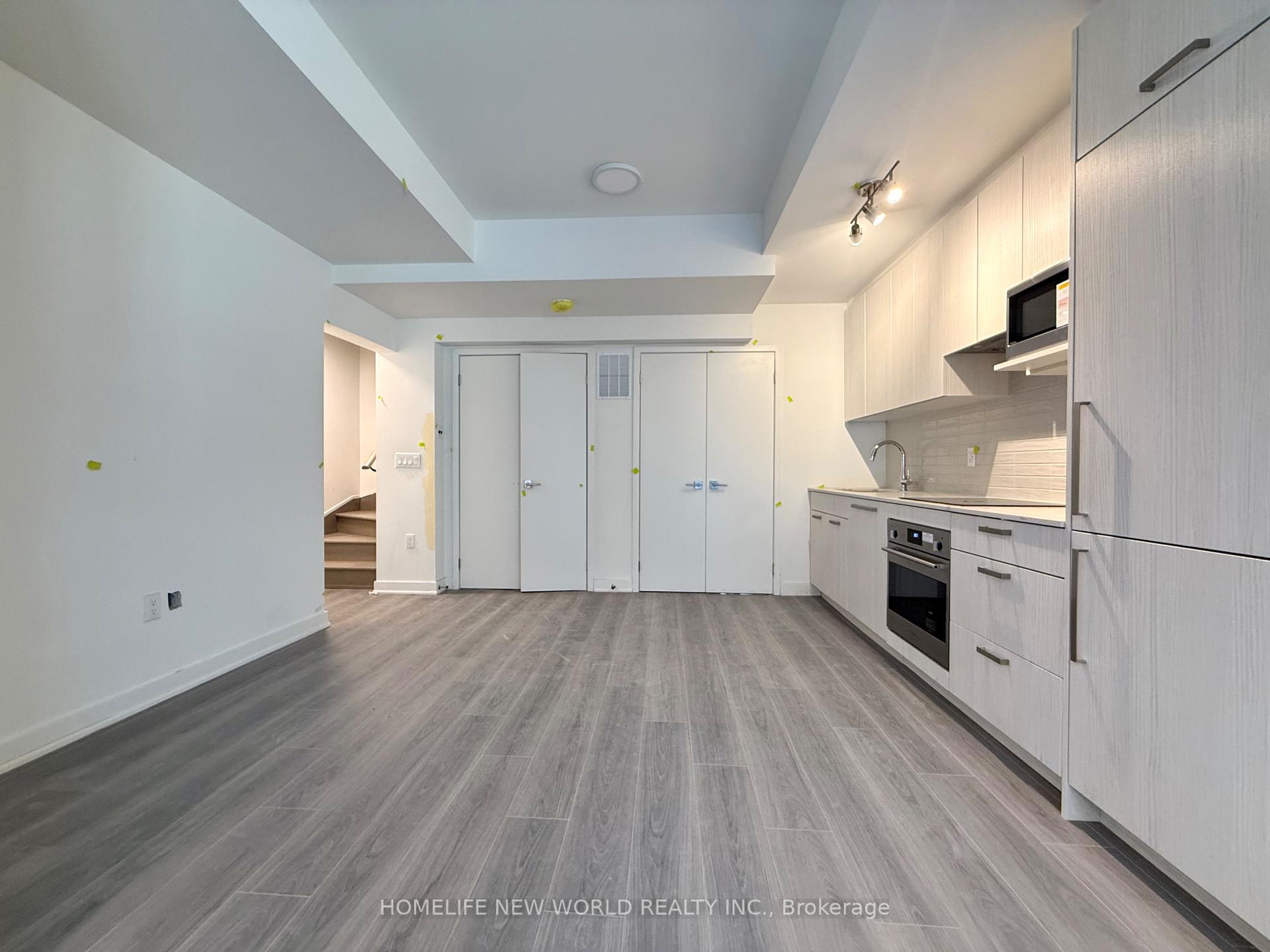 Photo 5 of Unit 110, 69 Curlew Drive, North York, Parkwoods-Donalda — HOMEH
