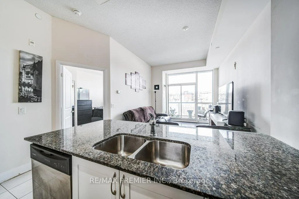 Photo 10 of Unit 209, 4700 Highway 7 Road, Vaughan, Vaughan Grove — HOMEH