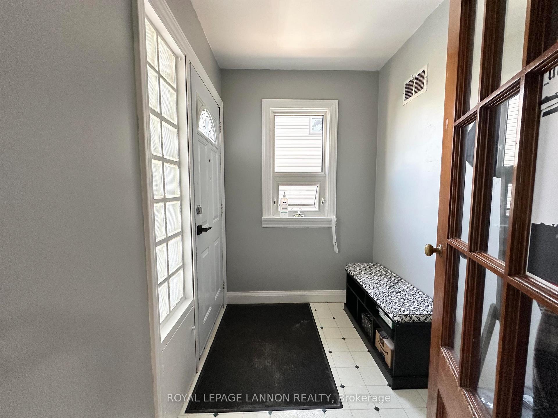 Photo 2 of 219 McCulloch St, Thunder Bay, Court / Cumberland — HOMEH