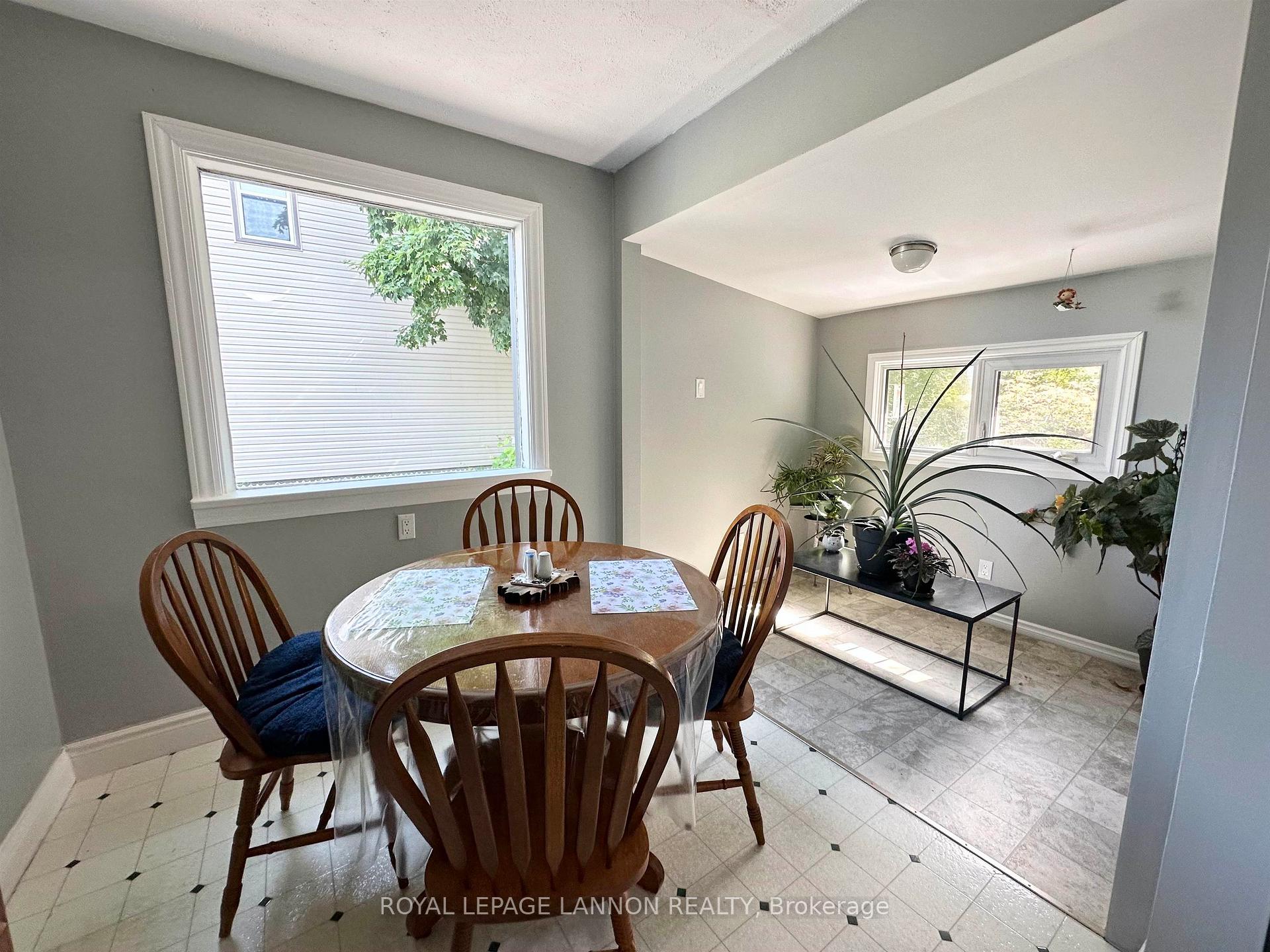 Photo 3 of 219 McCulloch St, Thunder Bay, Court / Cumberland — HOMEH