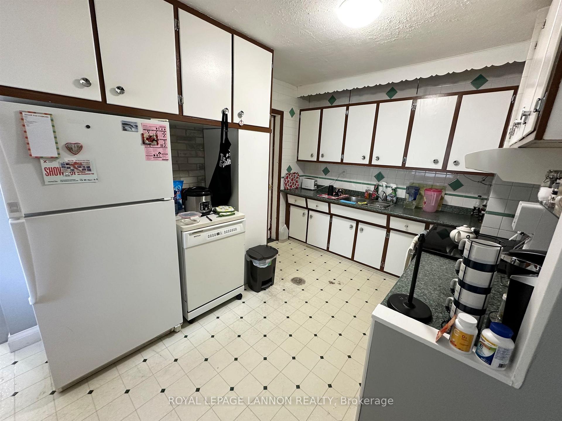 Photo 4 of 219 McCulloch St, Thunder Bay, Court / Cumberland — HOMEH