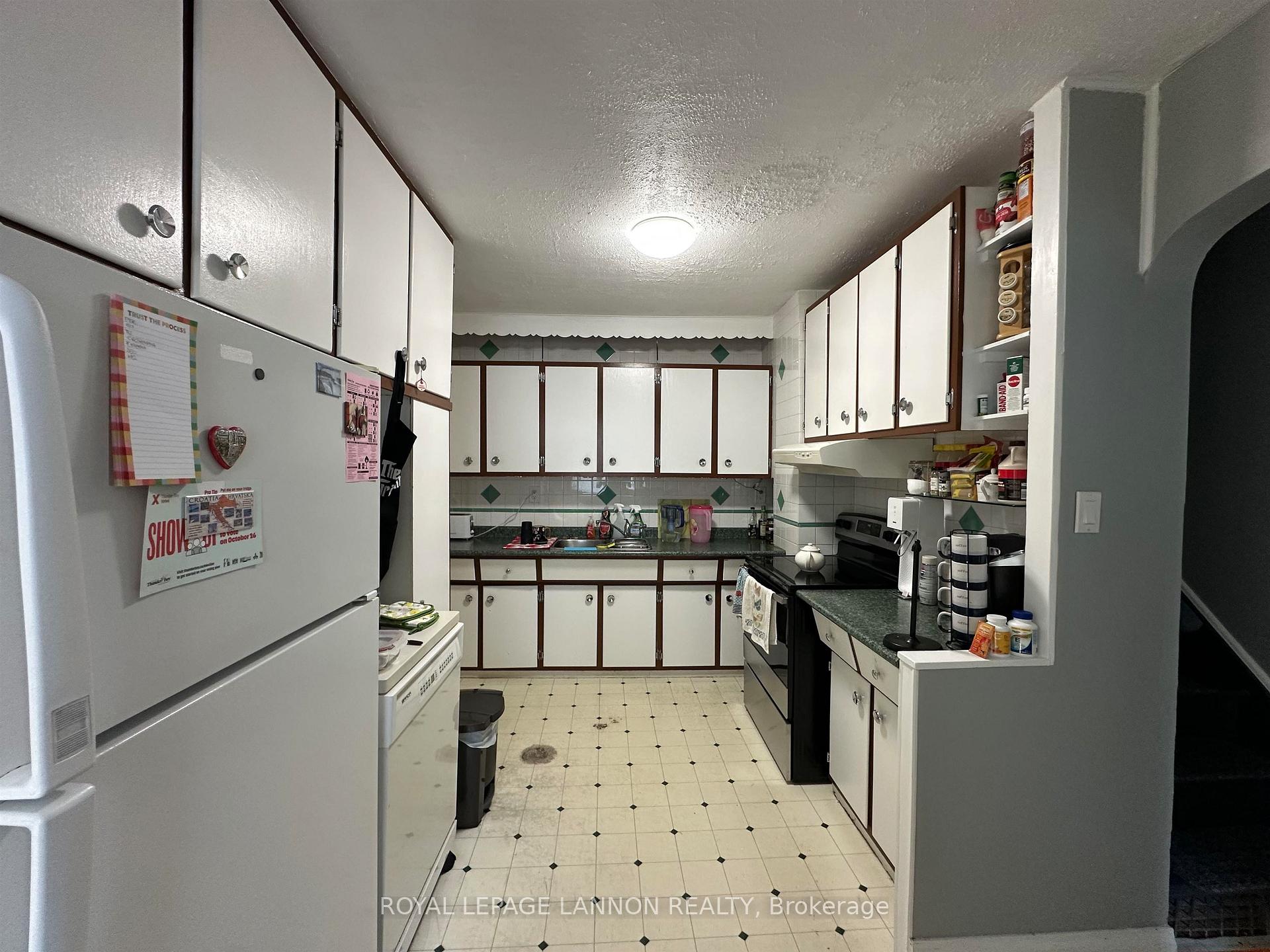 Photo 5 of 219 McCulloch St, Thunder Bay, Court / Cumberland — HOMEH