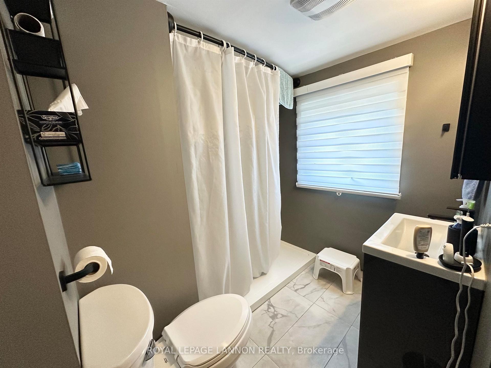 Photo 15 of 219 McCulloch St, Thunder Bay, Court / Cumberland — HOMEH