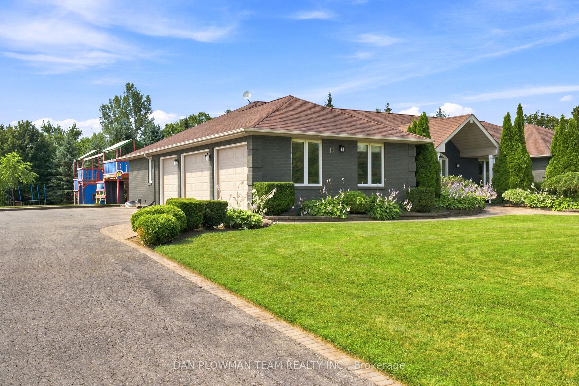 Photo 2 of 11 Steepleview Court, Oshawa, Columbus — HOMEH