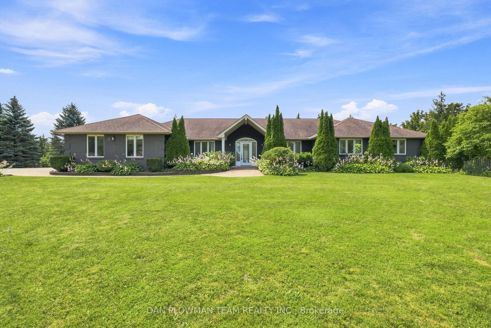 Photo 3 of 11 Steepleview Court, Oshawa, Columbus — HOMEH