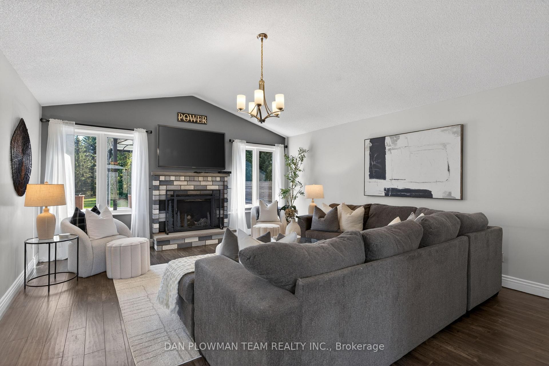 Photo 7 of 11 Steepleview Court, Oshawa, Columbus — HOMEH