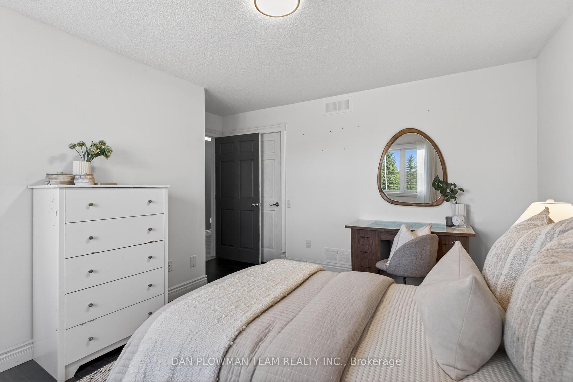 Photo 23 of 11 Steepleview Court, Oshawa, Columbus — HOMEH