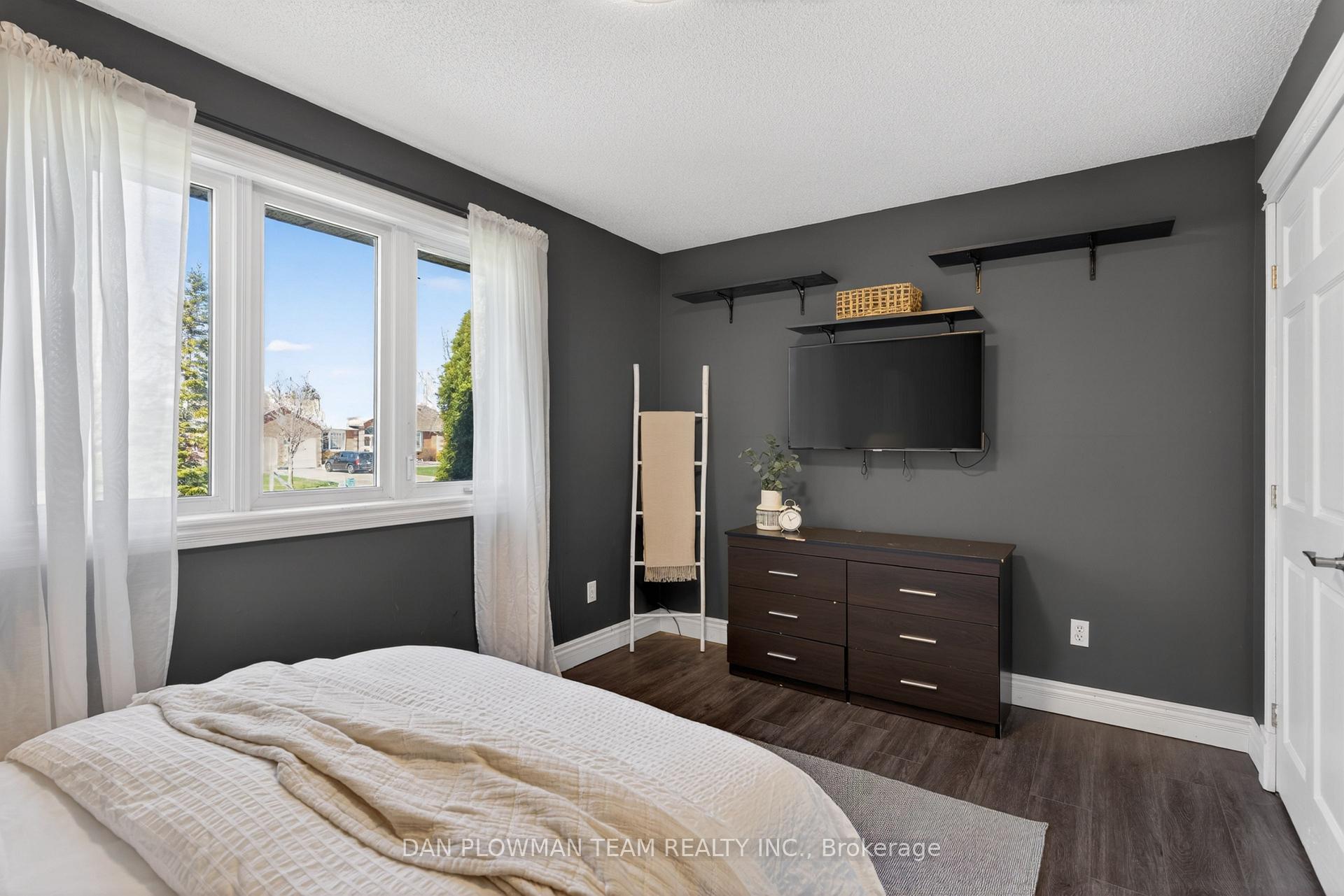 Photo 25 of 11 Steepleview Court, Oshawa, Columbus — HOMEH