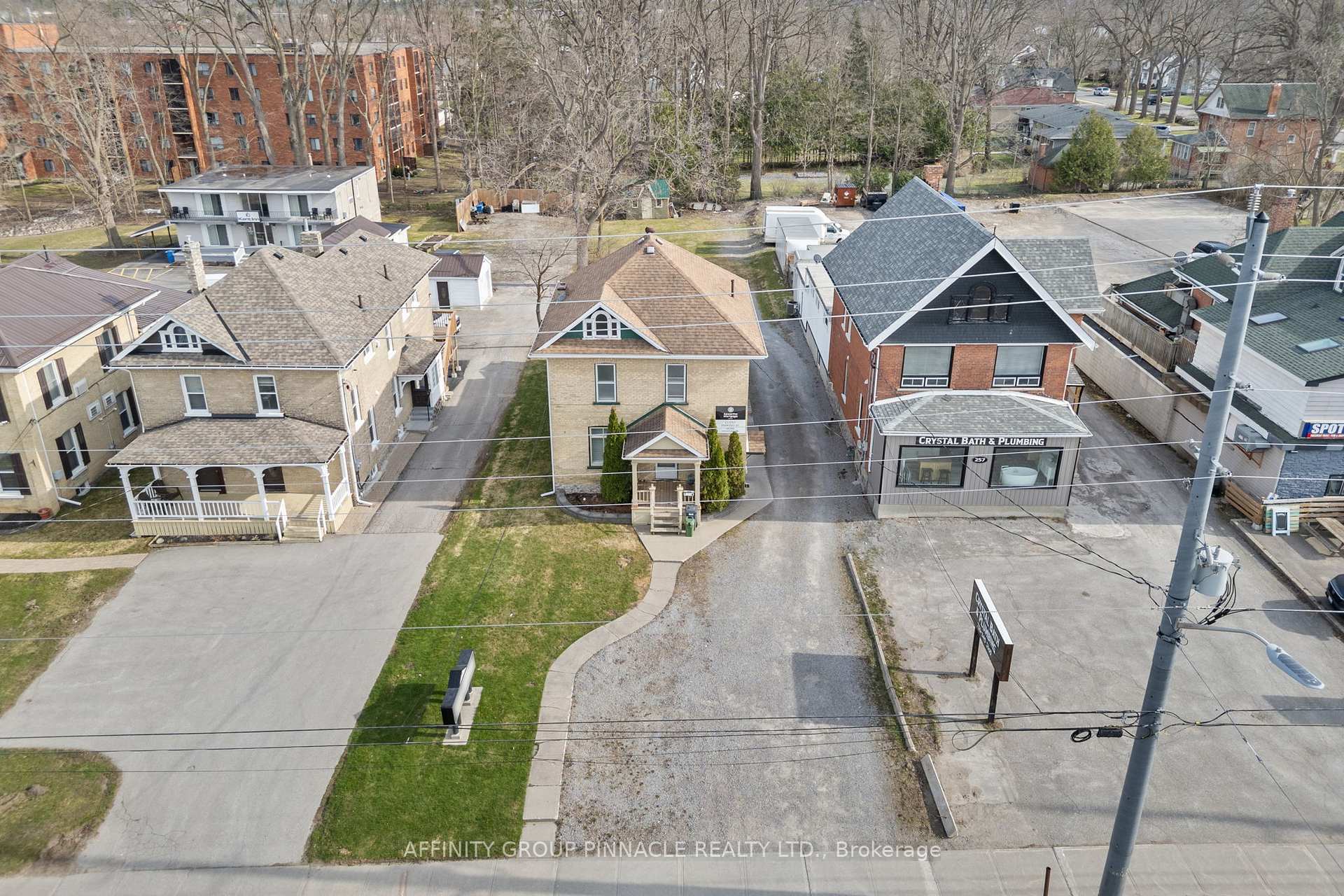 Photo 4 of 255 Kent Street W, Kawartha Lakes, Lindsay — HOMEH