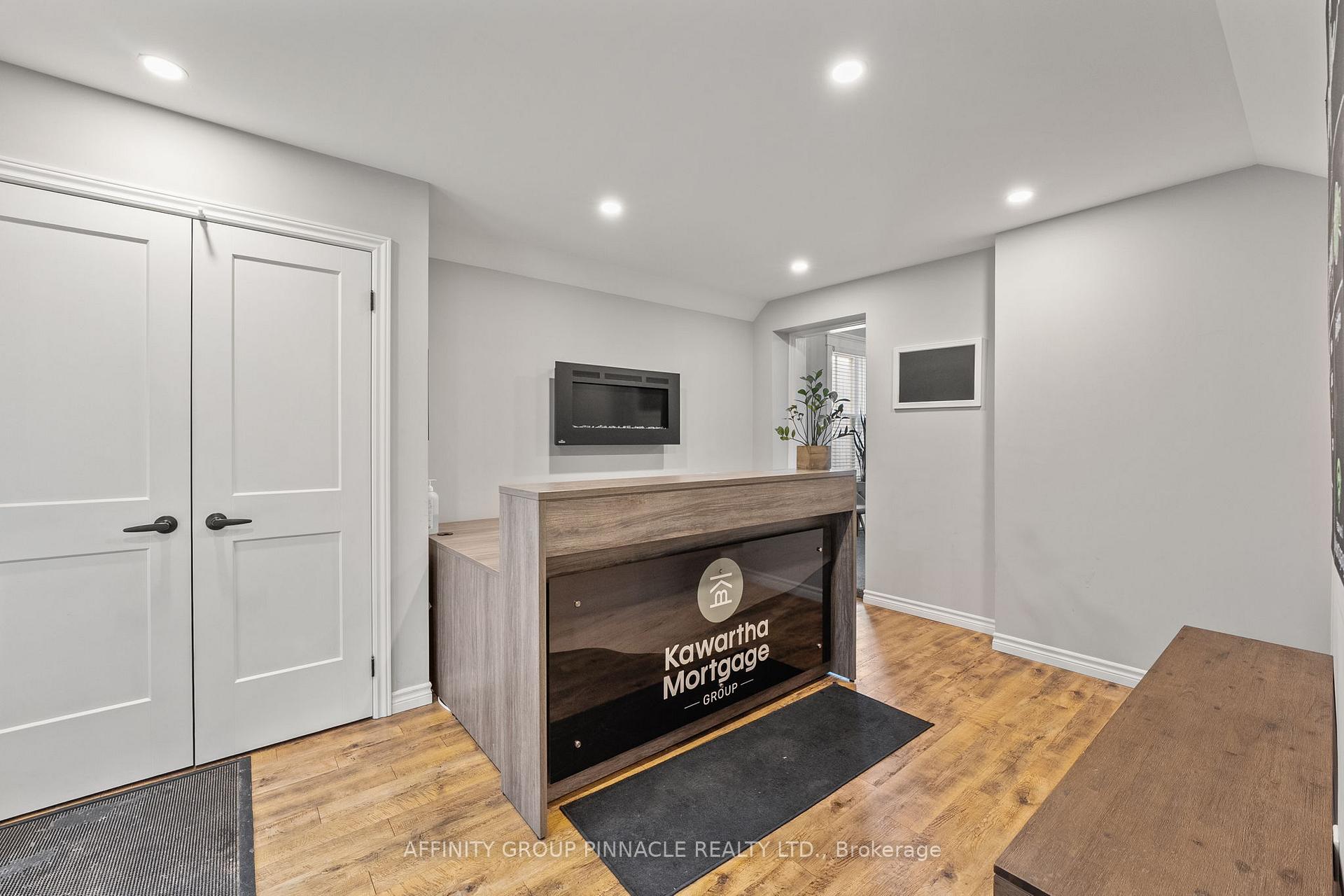 Photo 5 of 255 Kent Street W, Kawartha Lakes, Lindsay — HOMEH