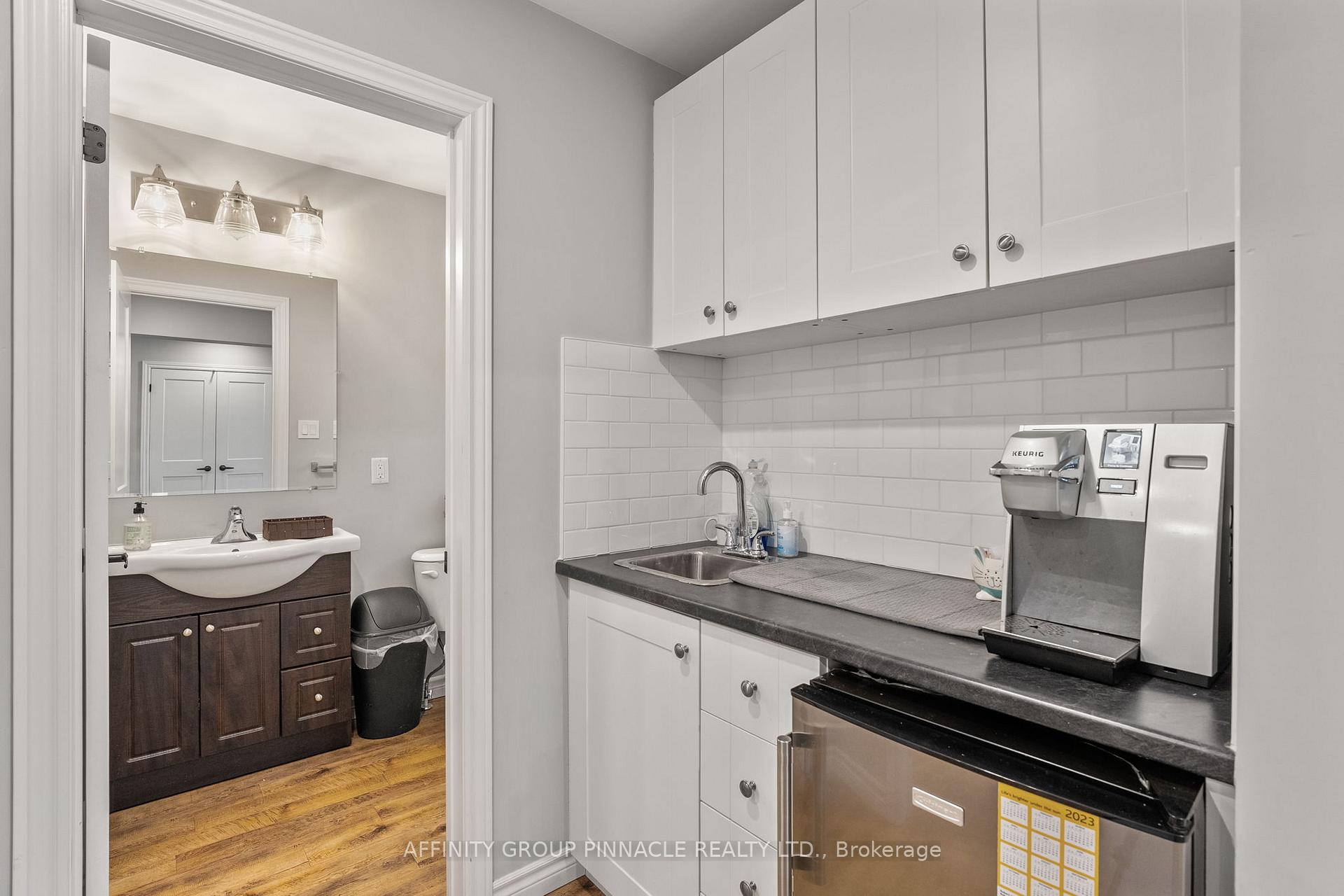 Photo 9 of 255 Kent Street W, Kawartha Lakes, Lindsay — HOMEH