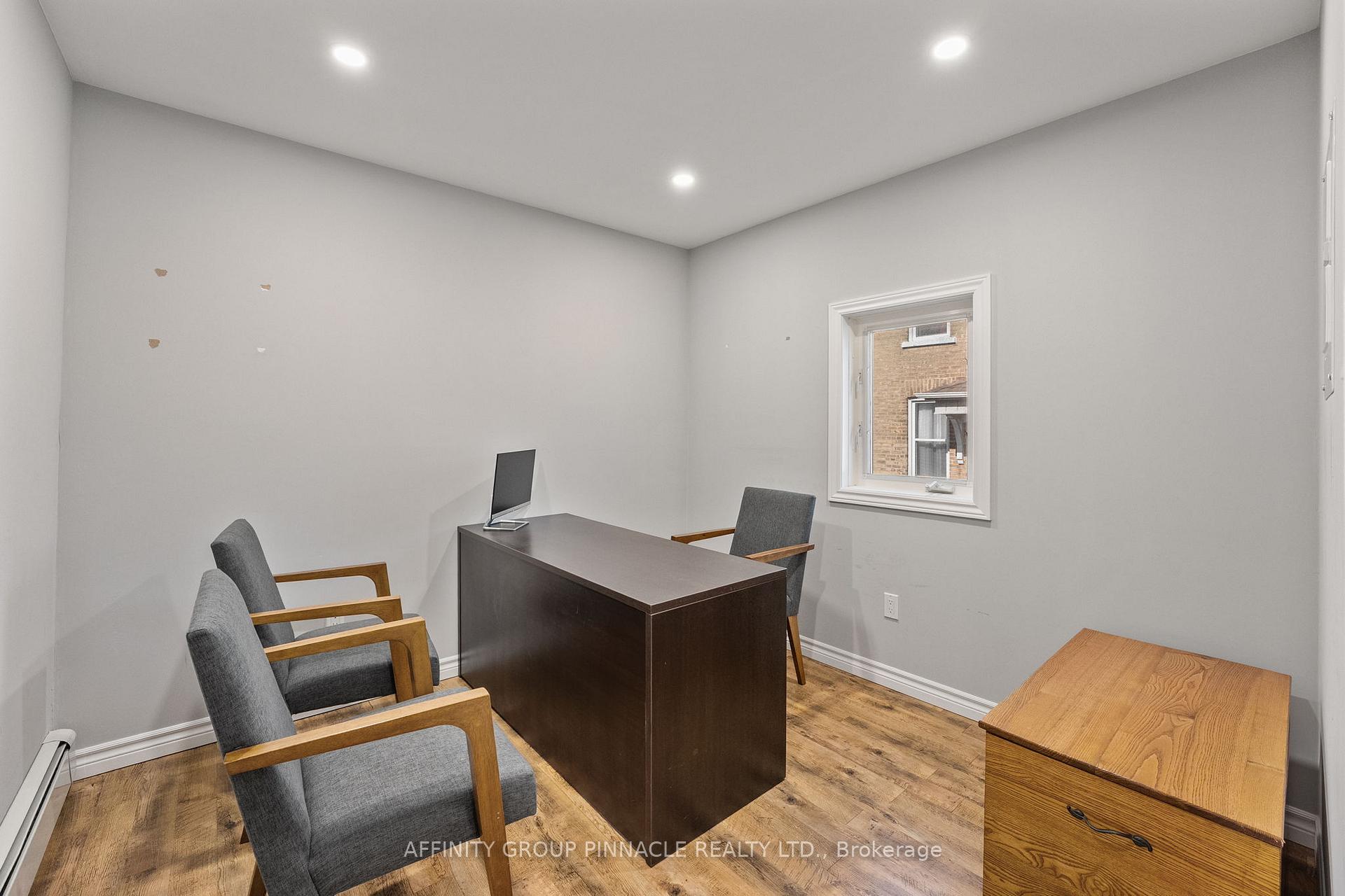 Photo 10 of 255 Kent Street W, Kawartha Lakes, Lindsay — HOMEH
