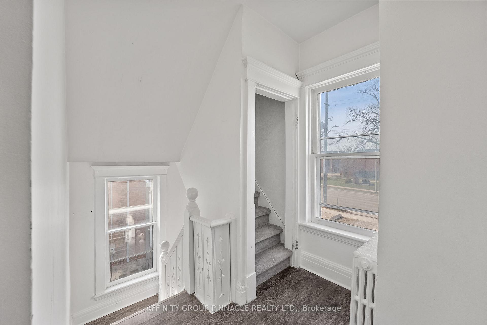 Photo 34 of 255 Kent Street W, Kawartha Lakes, Lindsay — HOMEH
