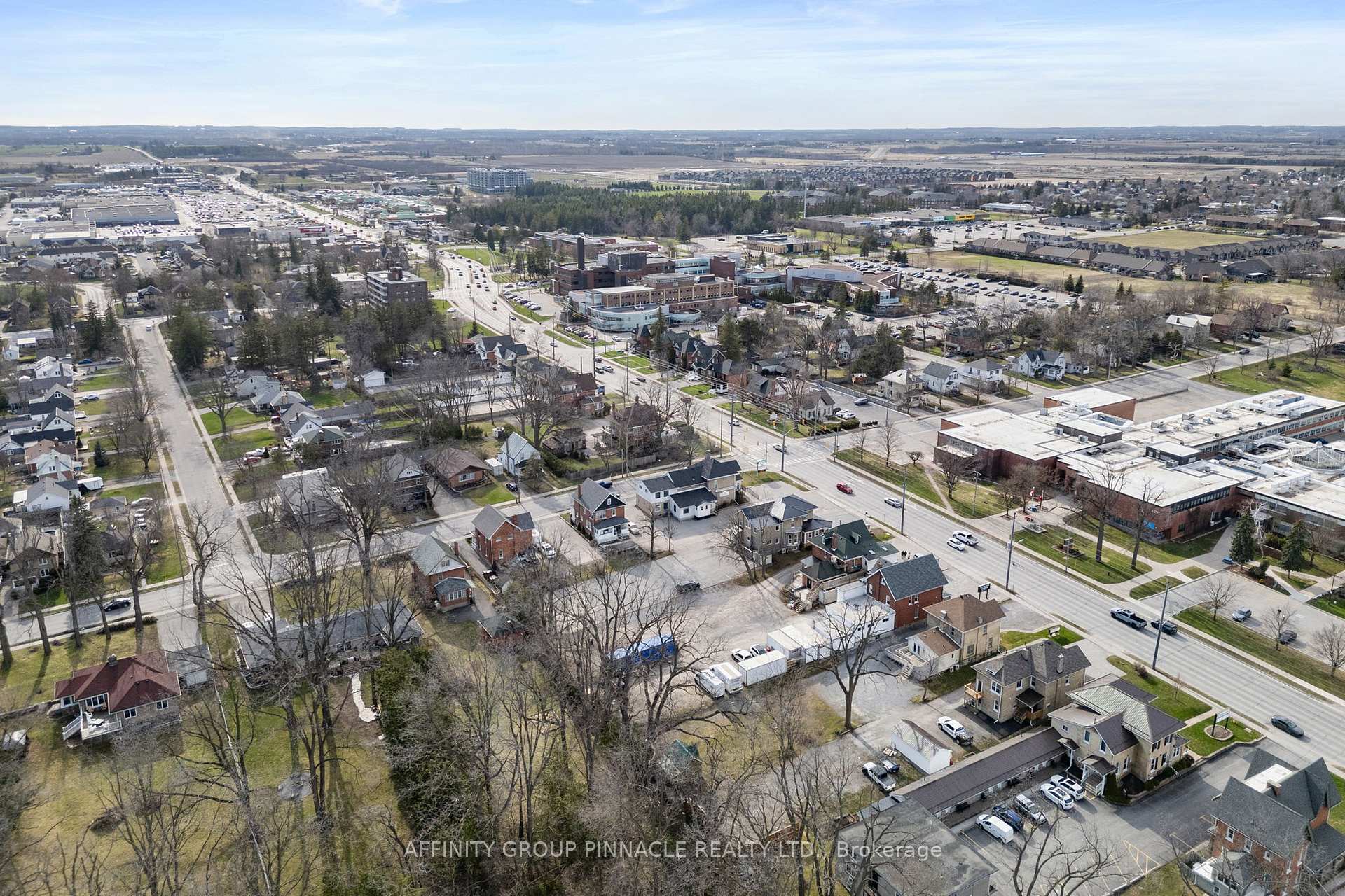 Photo 46 of 255 Kent Street W, Kawartha Lakes, Lindsay — HOMEH