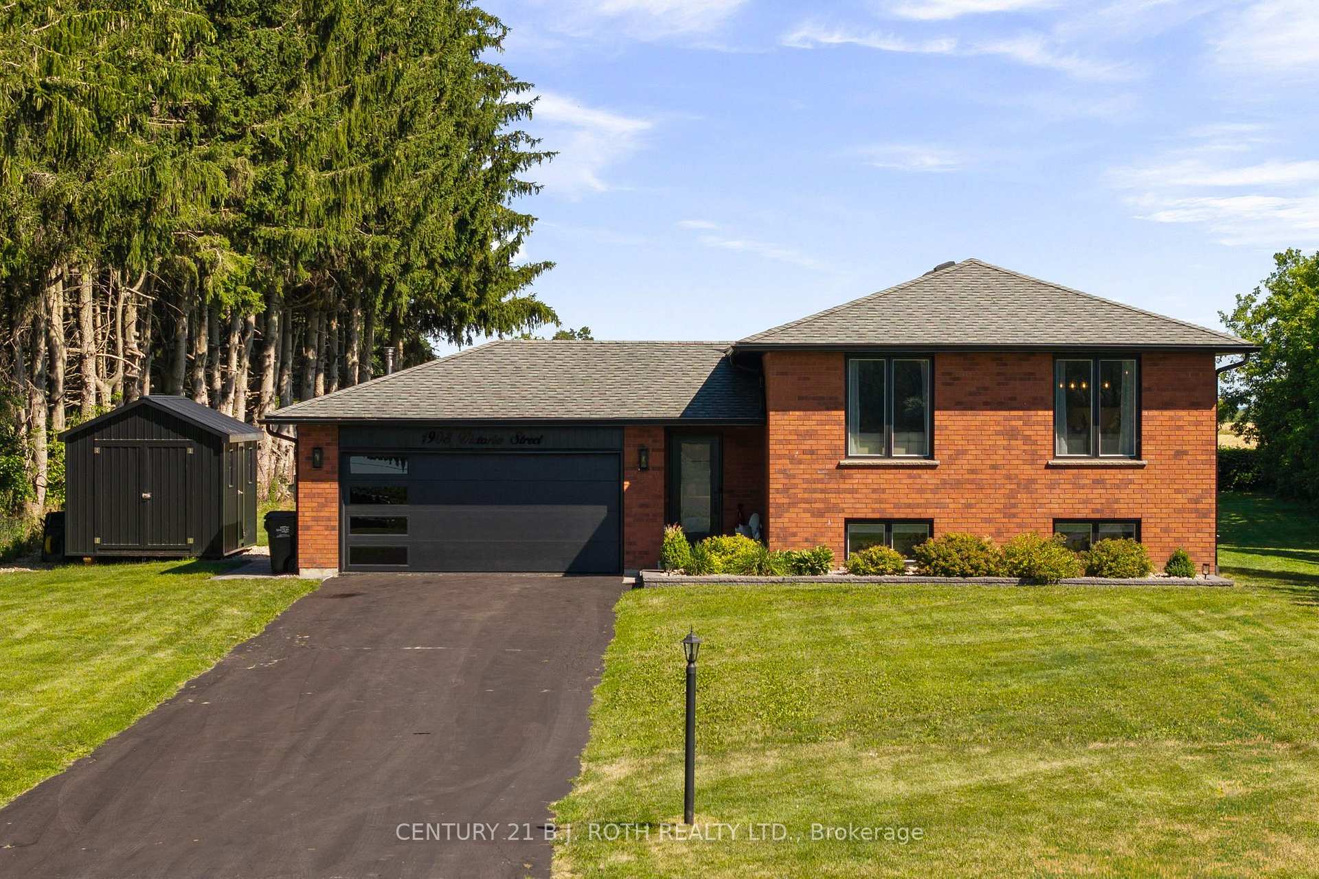 Photo 1 of 1908 10th Line, Innisfil, Rural Innisfil — HOMEH
