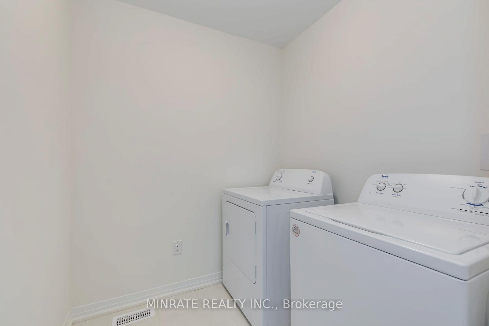Photo 17 of 40 Freedom Crescent, Hamilton, Mount Hope — HOMEH