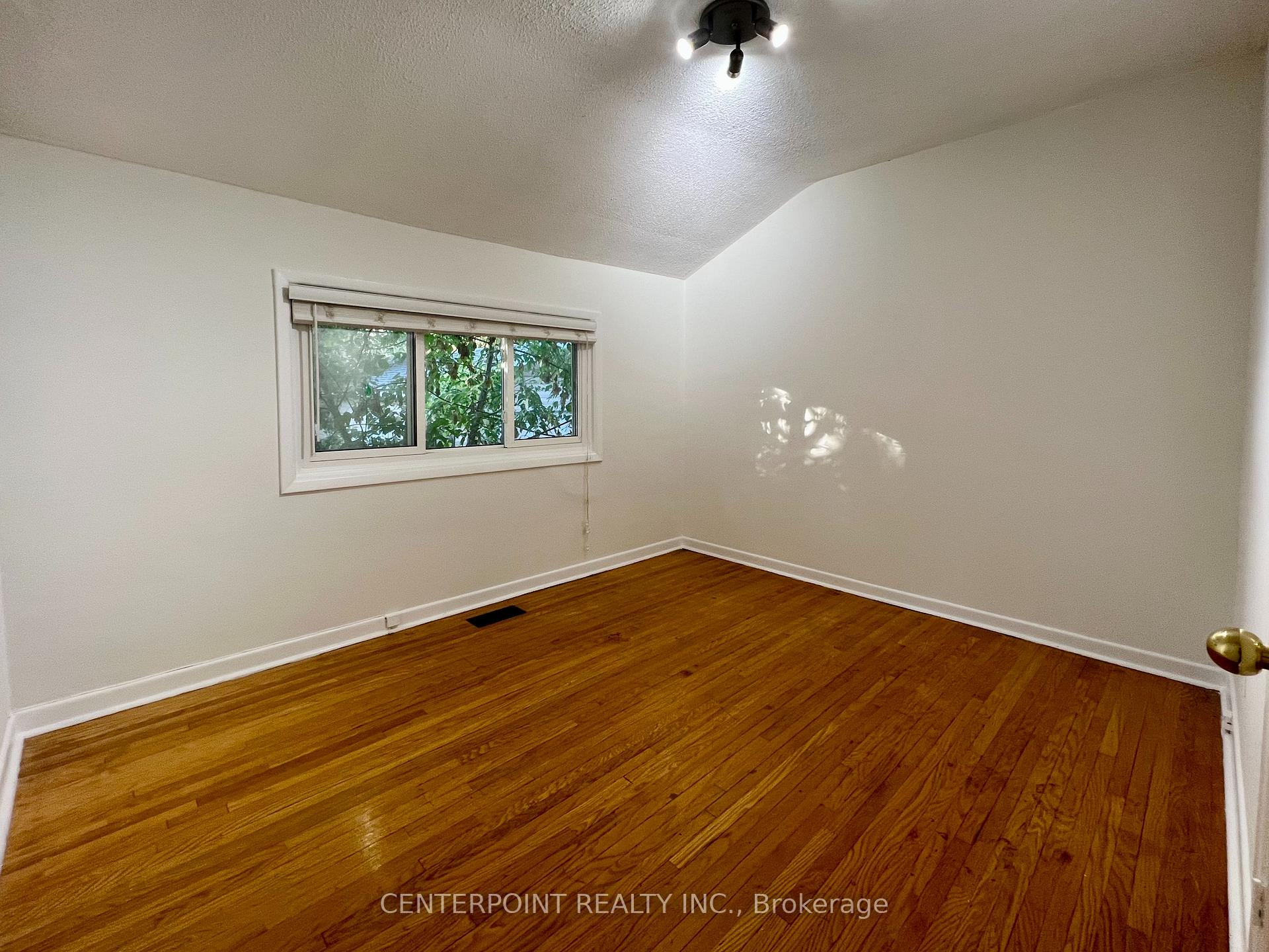 Photo 10 of 287 Kent Crescent, Burlington, Appleby — HOMEH