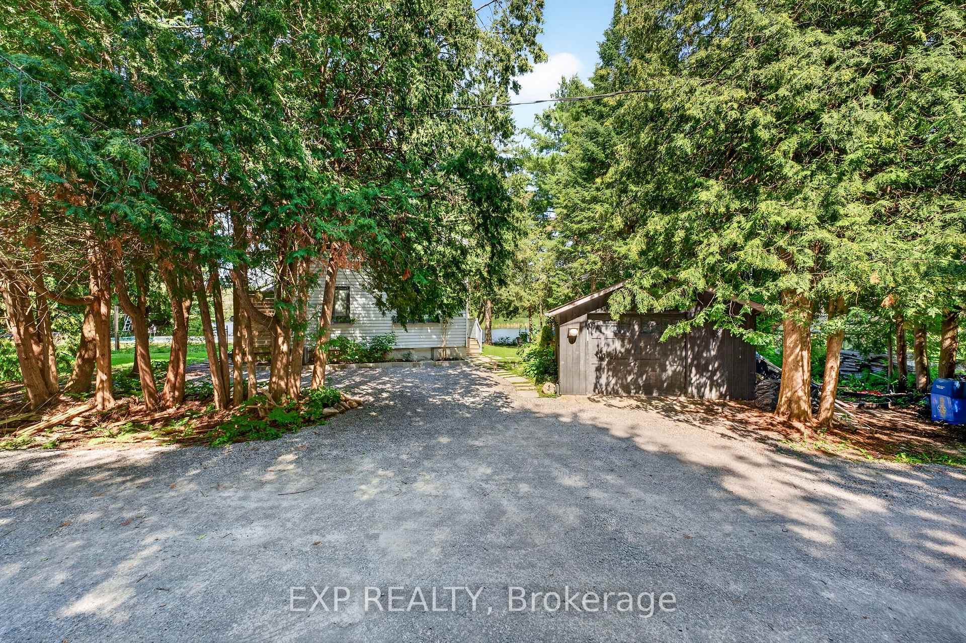 Photo 3 of 1 Aird Court, Georgina, Baldwin — HOMEH