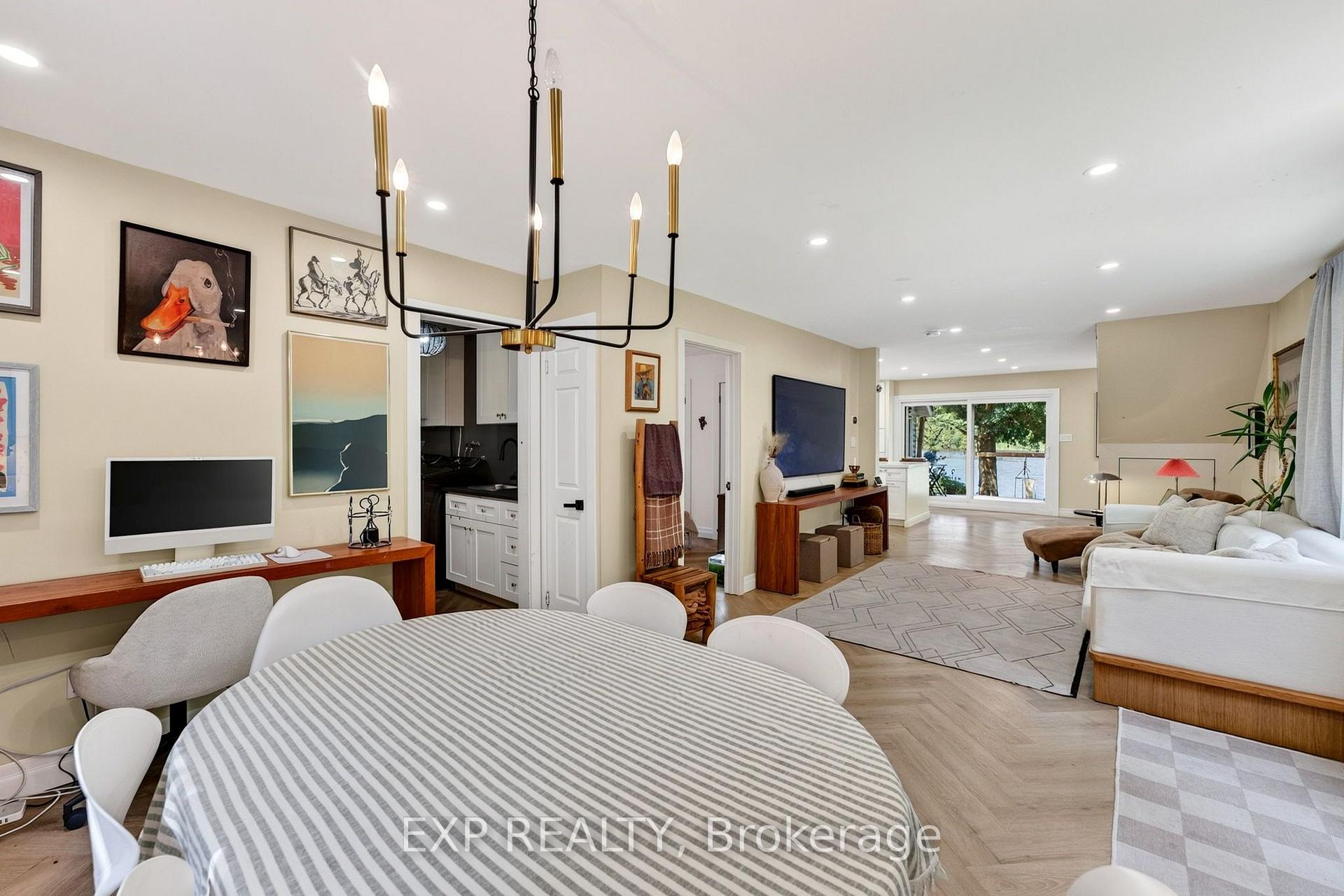 Photo 9 of 1 Aird Court, Georgina, Baldwin — HOMEH