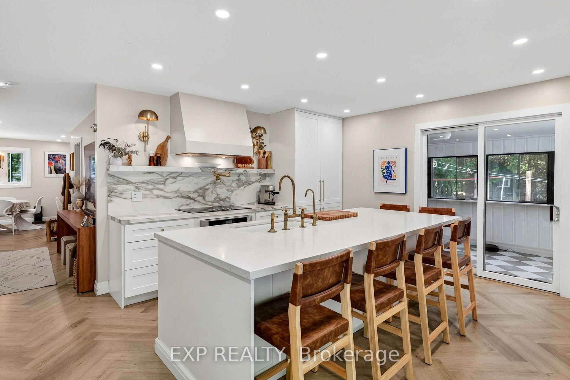 Photo 11 of 1 Aird Court, Georgina, Baldwin — HOMEH