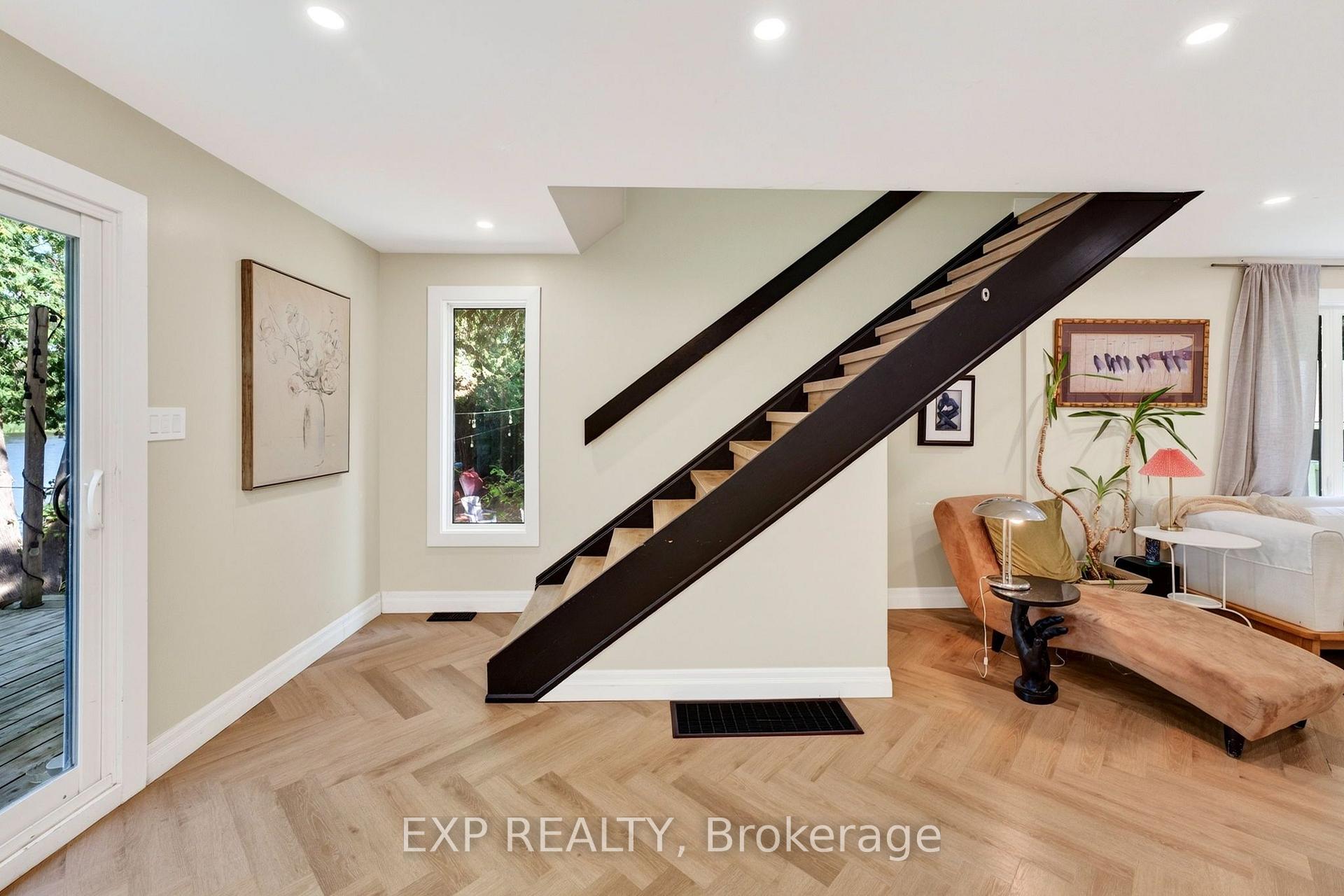 Photo 24 of 1 Aird Court, Georgina, Baldwin — HOMEH
