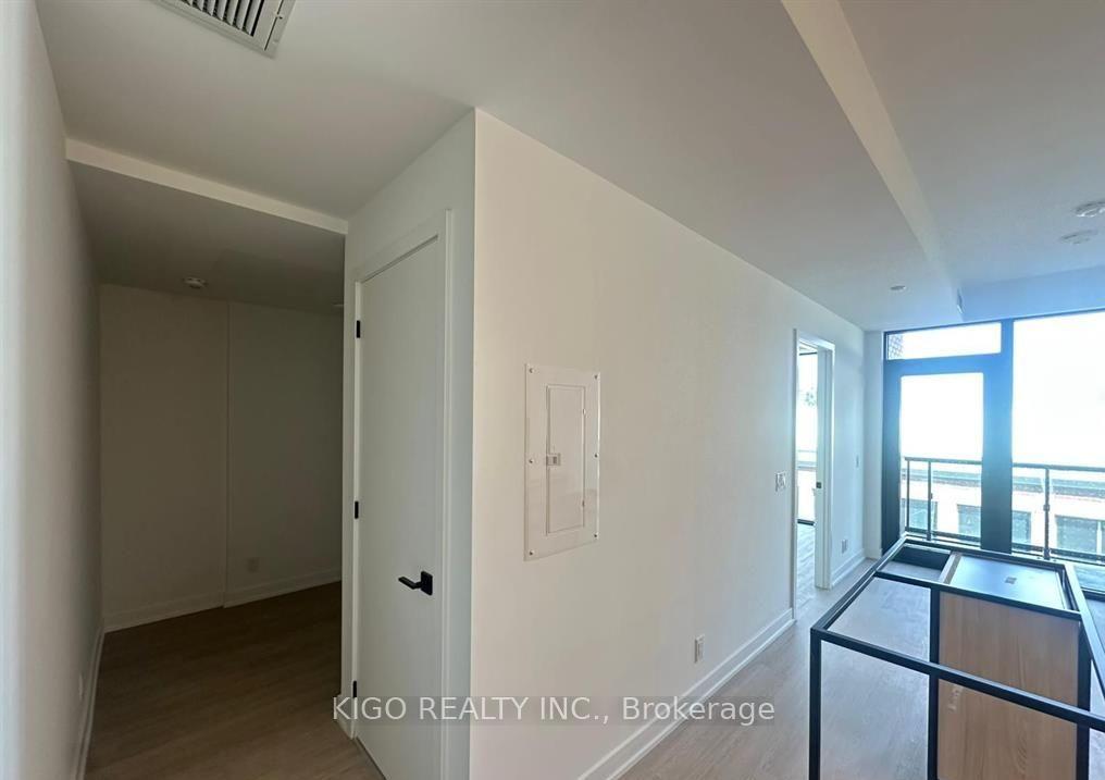 Photo 4 of Unit 501, 699 Sheppard Avenue E, North York, Bayview Village — HOMEH