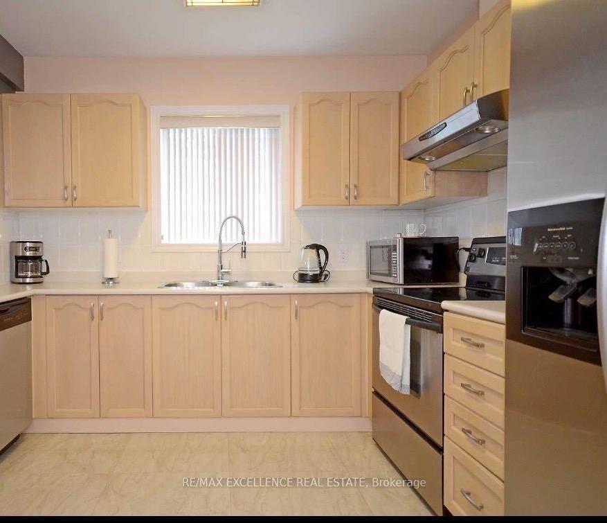 Photo 5 of Unit 31, 4045 Upper Middle Road, Burlington, Rose — HOMEH