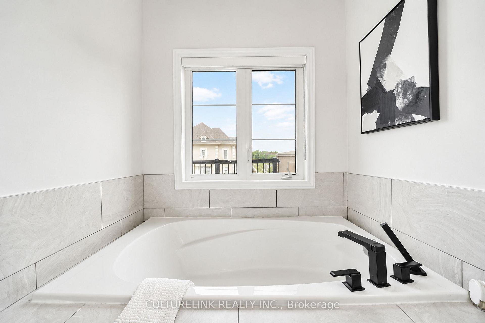 Photo 19 of 37 Babington Gate, Vaughan, Maple — HOMEH