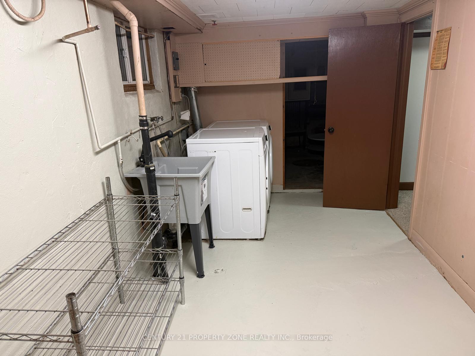 Photo 11 of 6300 Corwin Crescent, Niagara Falls, Dorchester — HOMEH