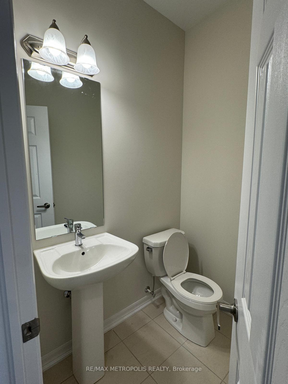 Photo 5 of 232 Warden Street, Clearview, Stayner — HOMEH