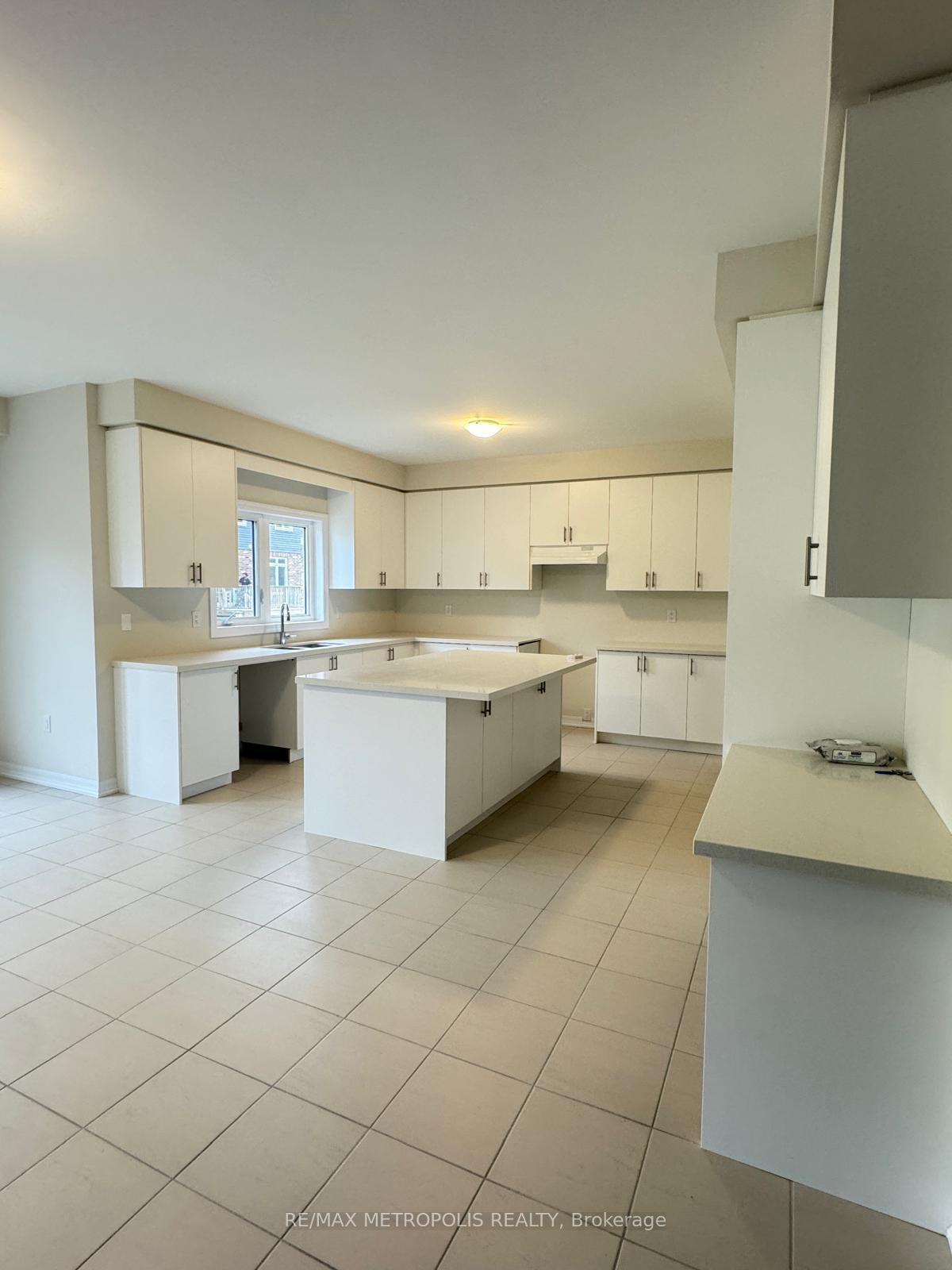 Photo 9 of 232 Warden Street, Clearview, Stayner — HOMEH