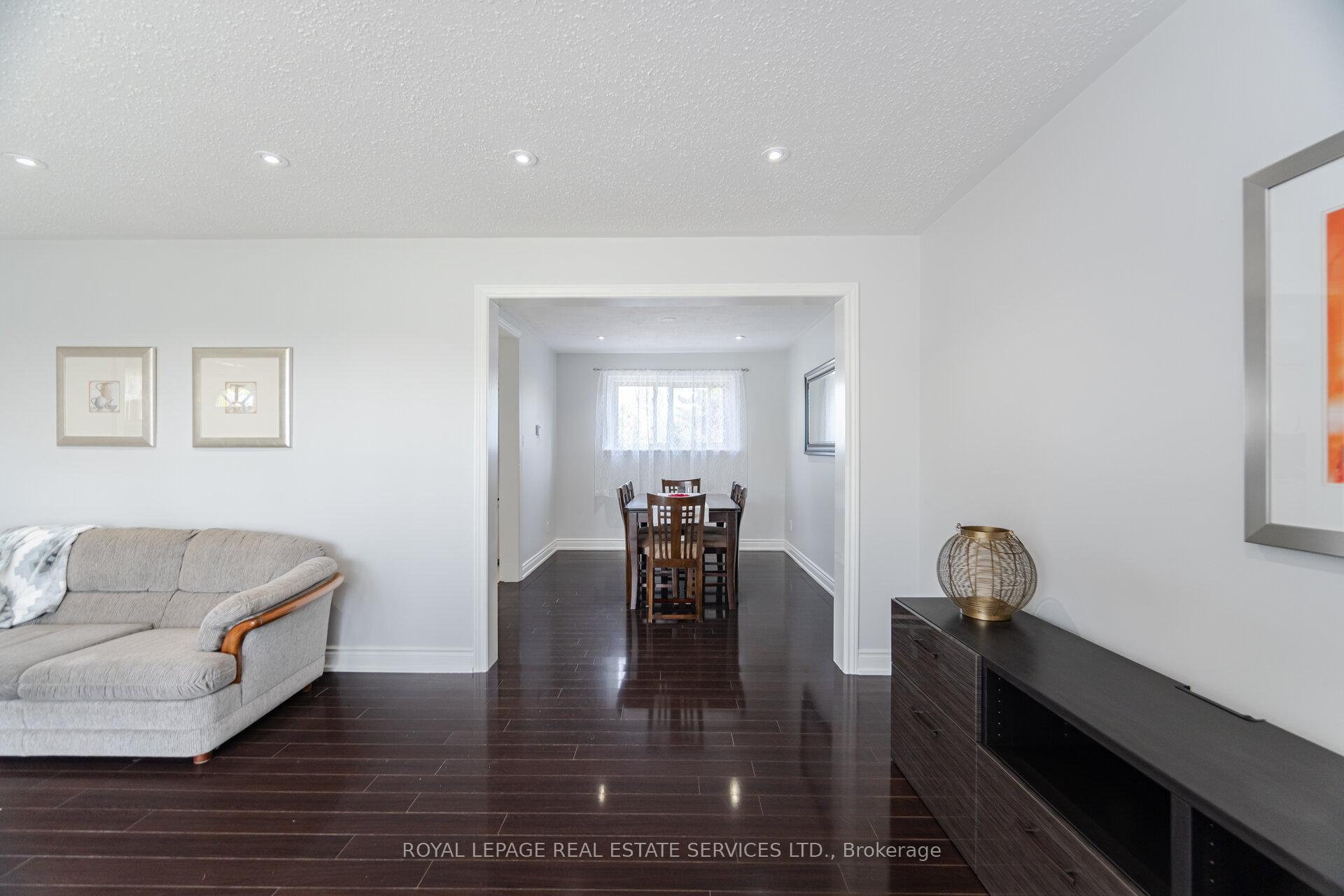 Photo 7 of 39 Aberdeen Crescent, Brampton, Avondale — HOMEH