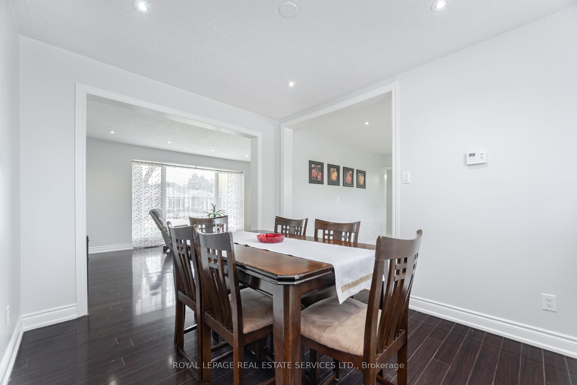 Photo 11 of 39 Aberdeen Crescent, Brampton, Avondale — HOMEH