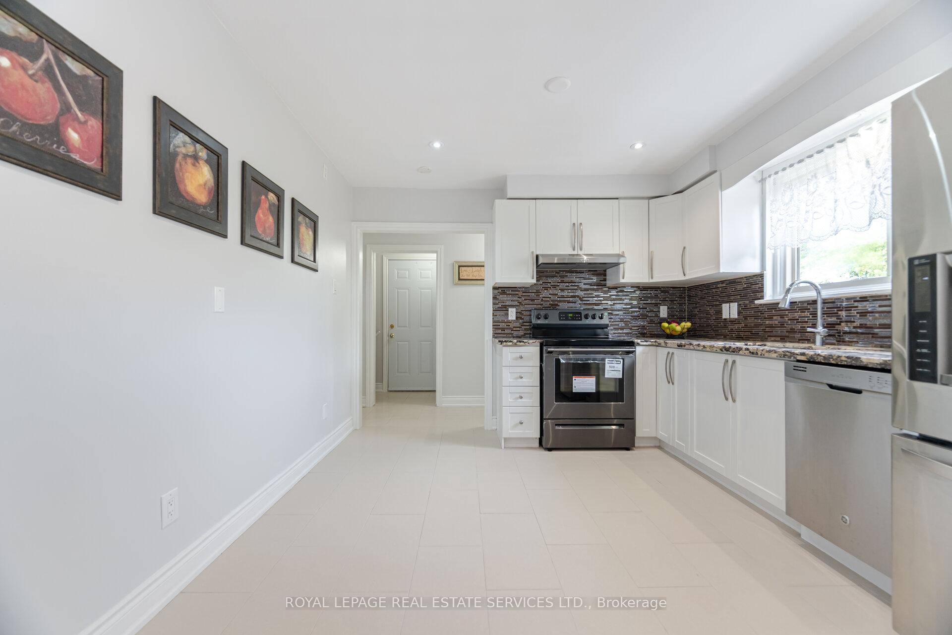Photo 12 of 39 Aberdeen Crescent, Brampton, Avondale — HOMEH
