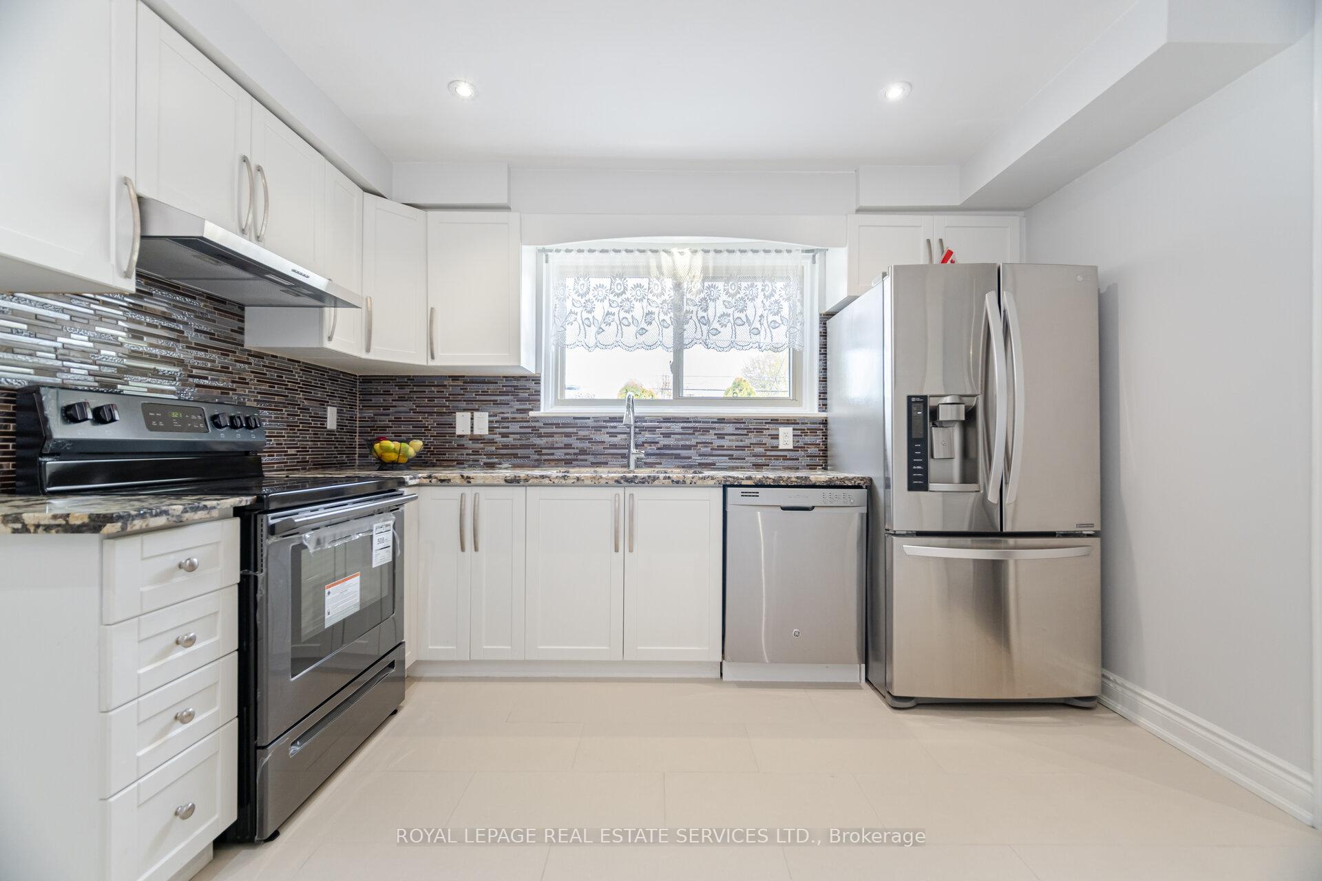 Photo 13 of 39 Aberdeen Crescent, Brampton, Avondale — HOMEH