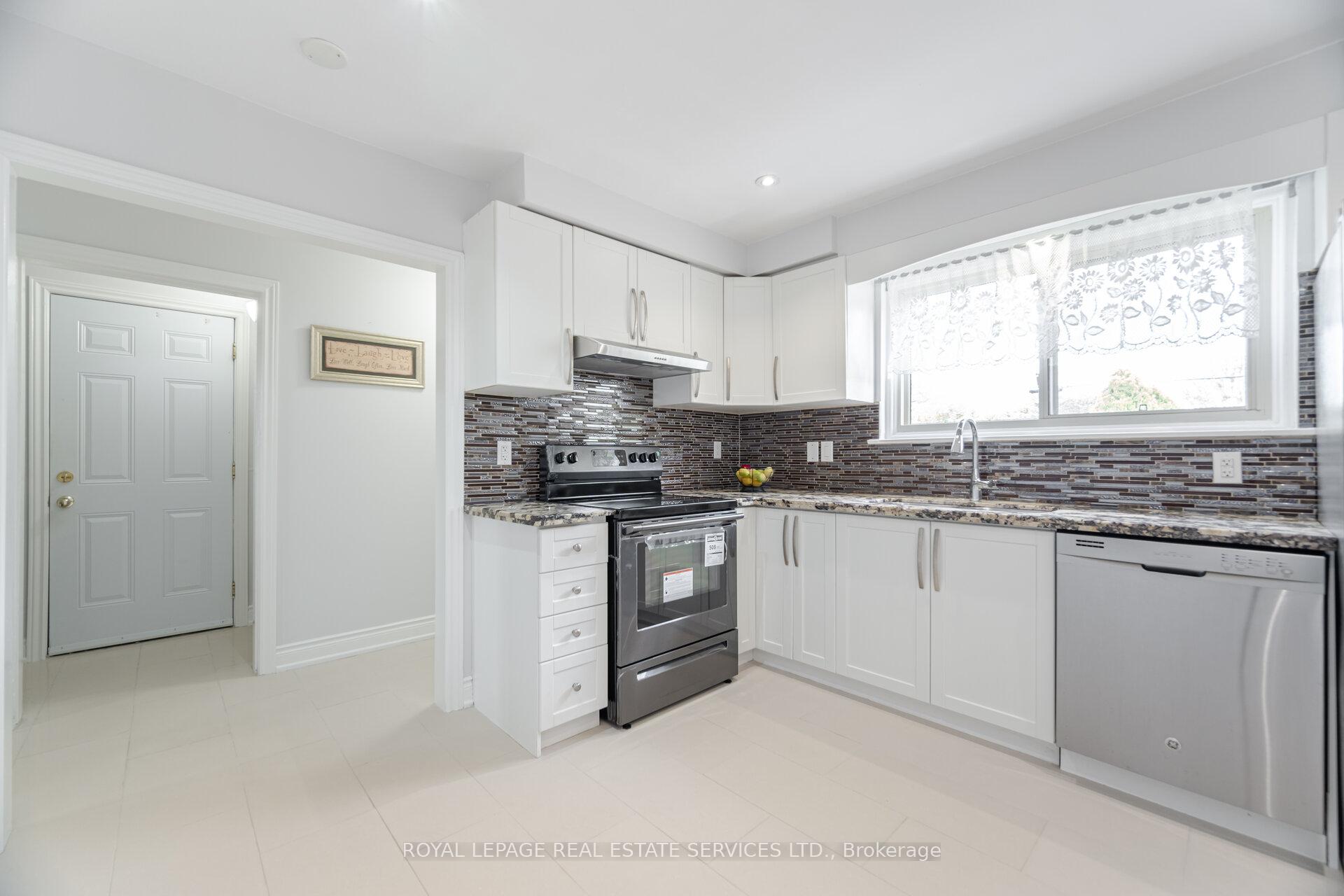 Photo 15 of 39 Aberdeen Crescent, Brampton, Avondale — HOMEH