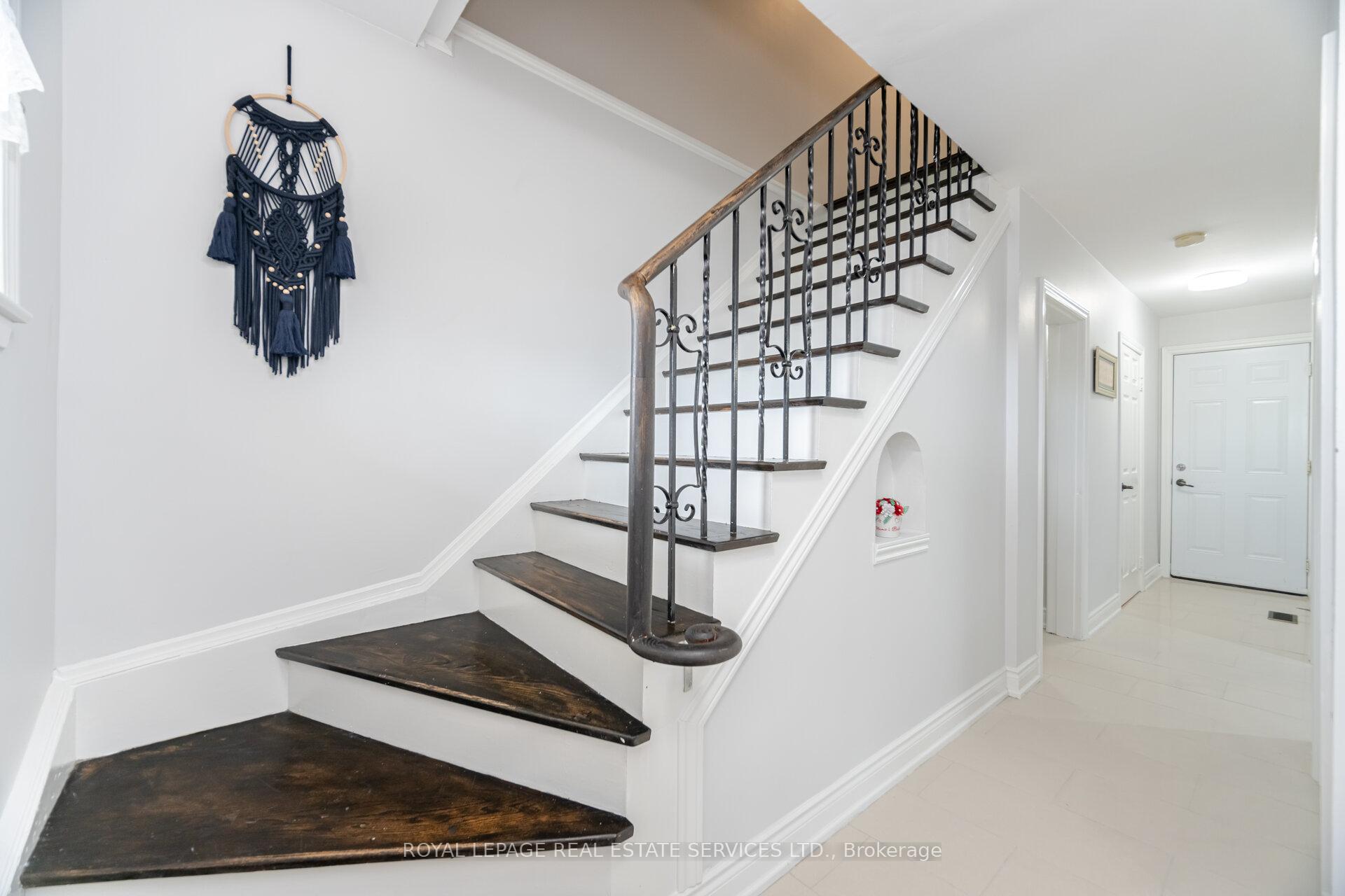 Photo 17 of 39 Aberdeen Crescent, Brampton, Avondale — HOMEH