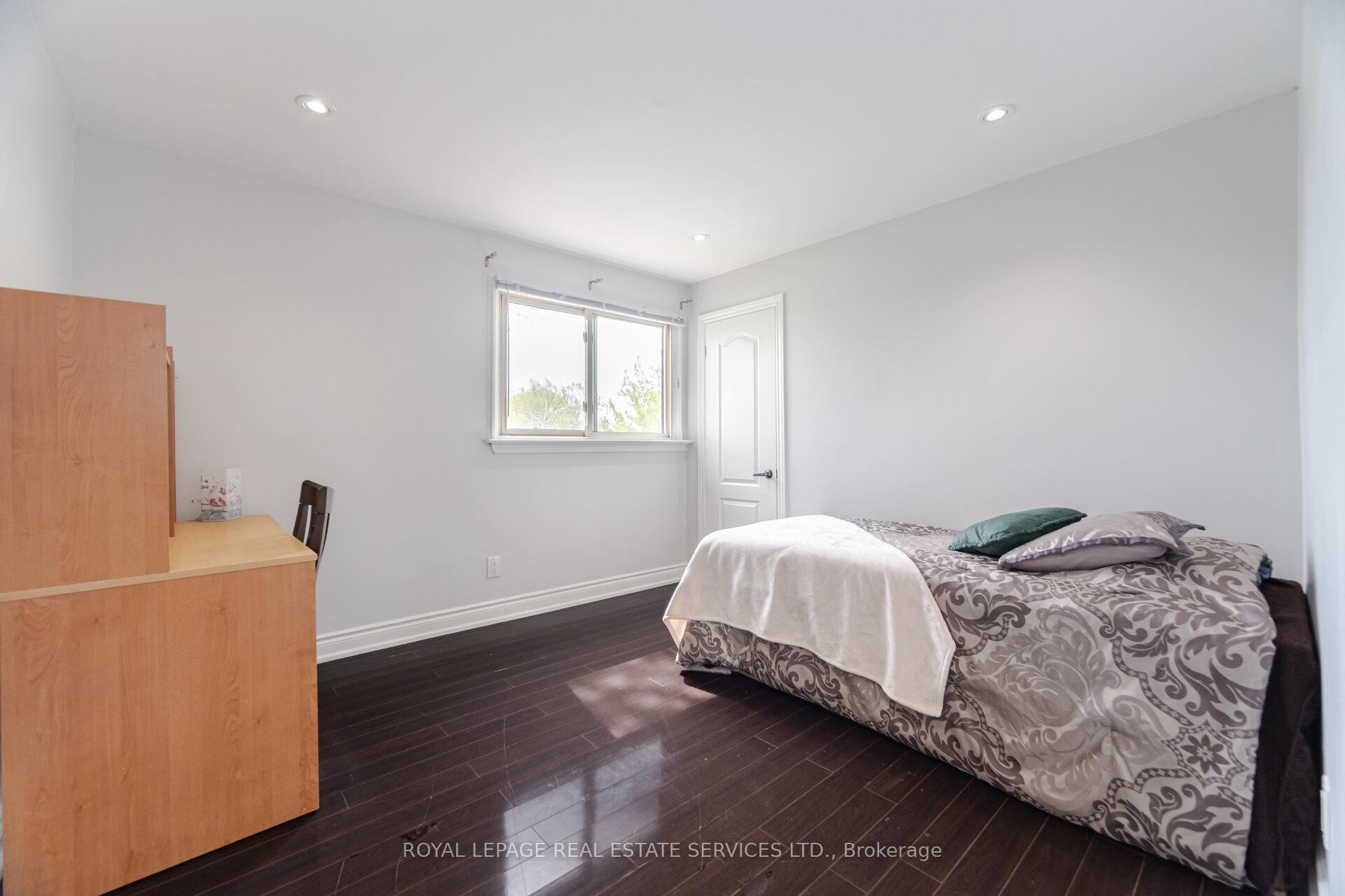 Photo 26 of 39 Aberdeen Crescent, Brampton, Avondale — HOMEH