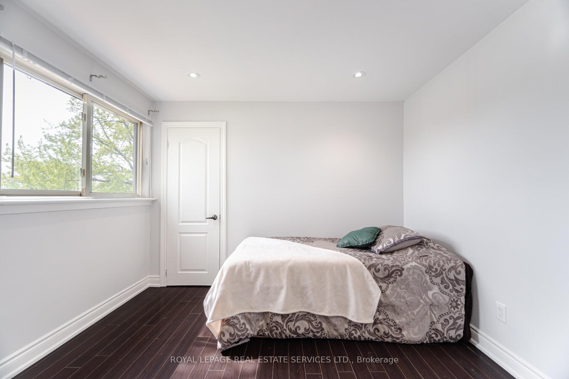Photo 27 of 39 Aberdeen Crescent, Brampton, Avondale — HOMEH