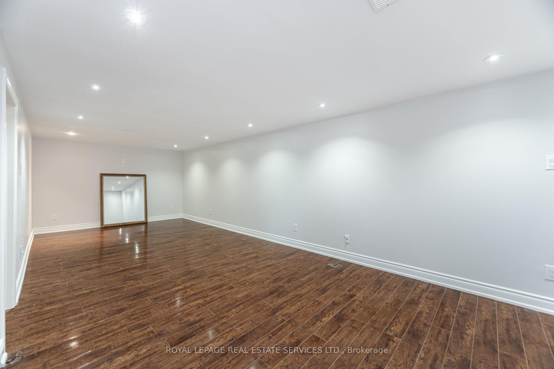 Photo 34 of 39 Aberdeen Crescent, Brampton, Avondale — HOMEH