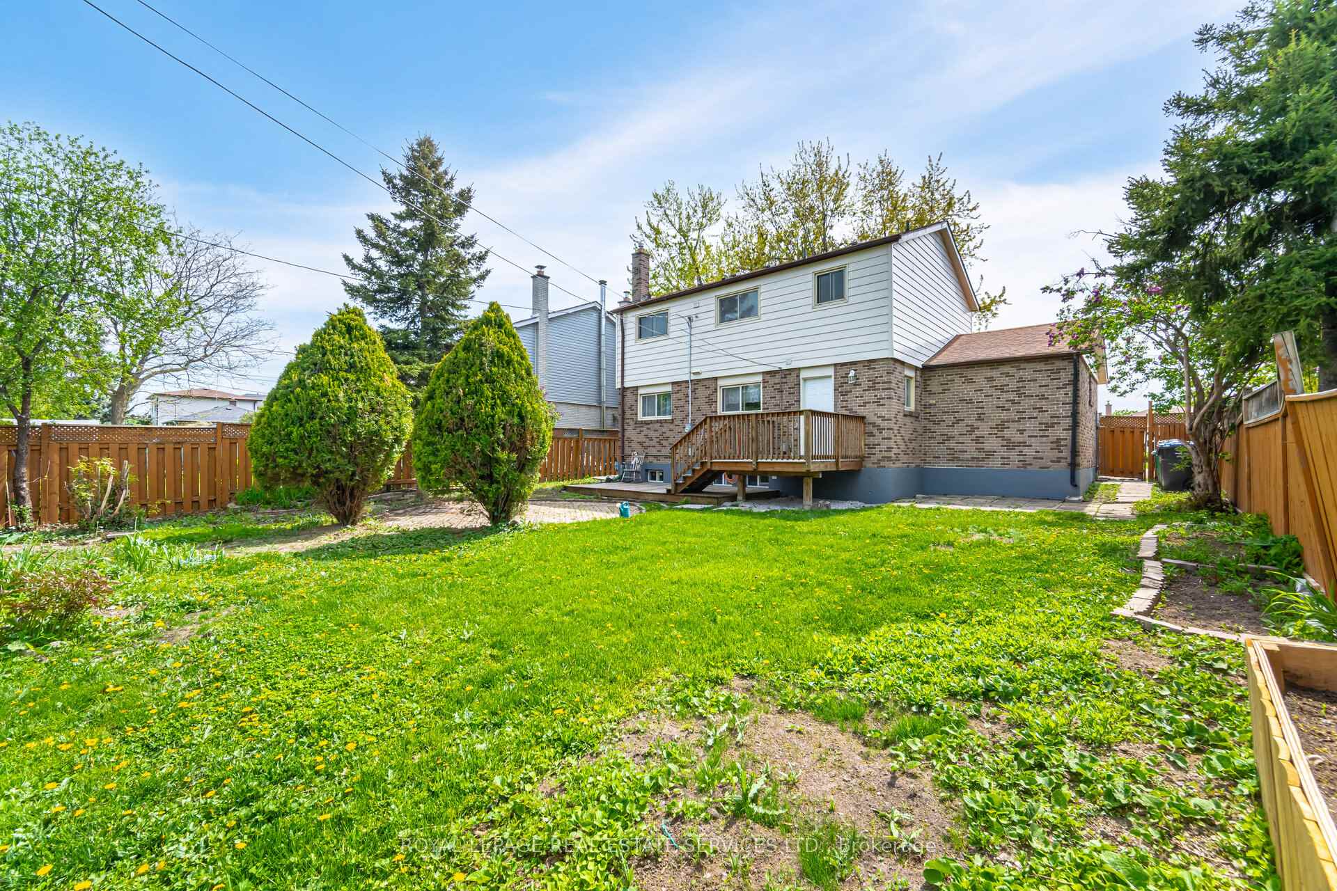Photo 42 of 39 Aberdeen Crescent, Brampton, Avondale — HOMEH
