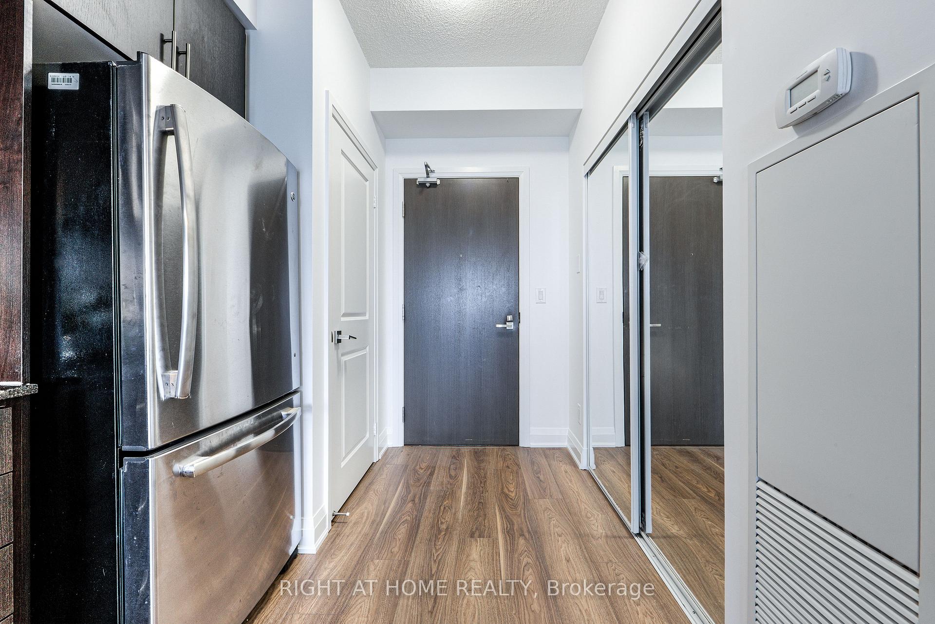 Photo 2 of Unit 2203, 7171 Yonge Street, Markham, Grandview — HOMEH