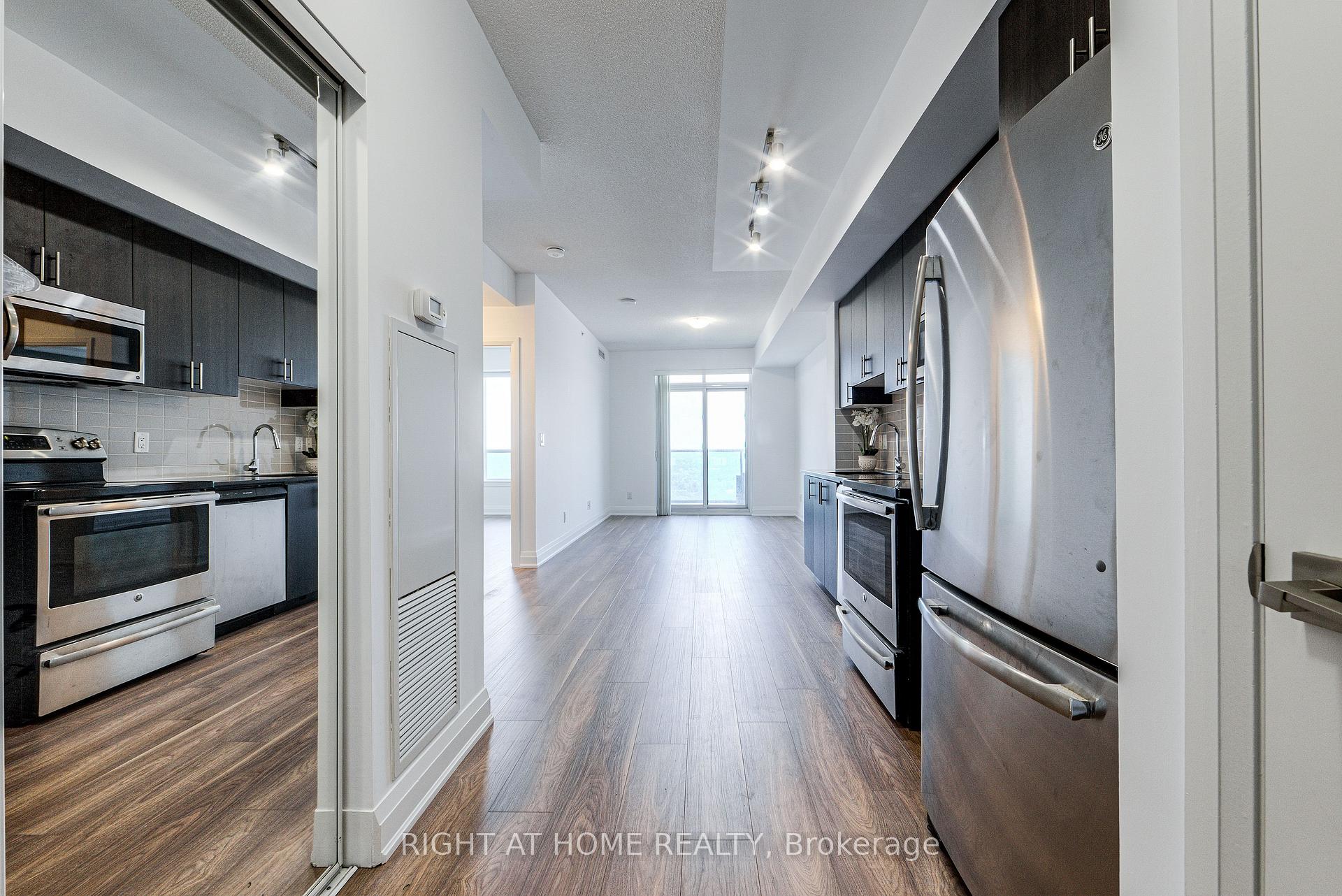 Photo 3 of Unit 2203, 7171 Yonge Street, Markham, Grandview — HOMEH