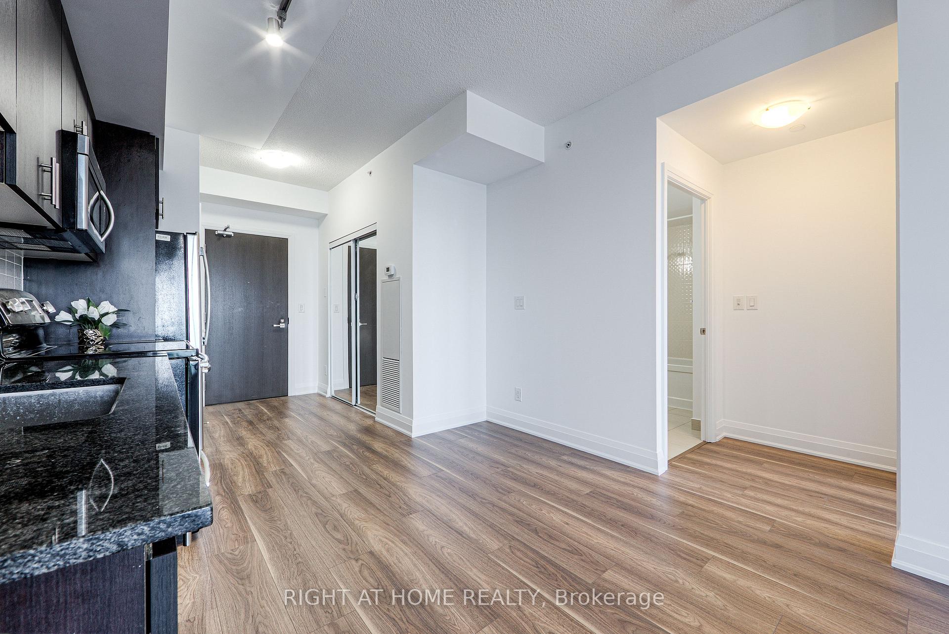 Photo 7 of Unit 2203, 7171 Yonge Street, Markham, Grandview — HOMEH